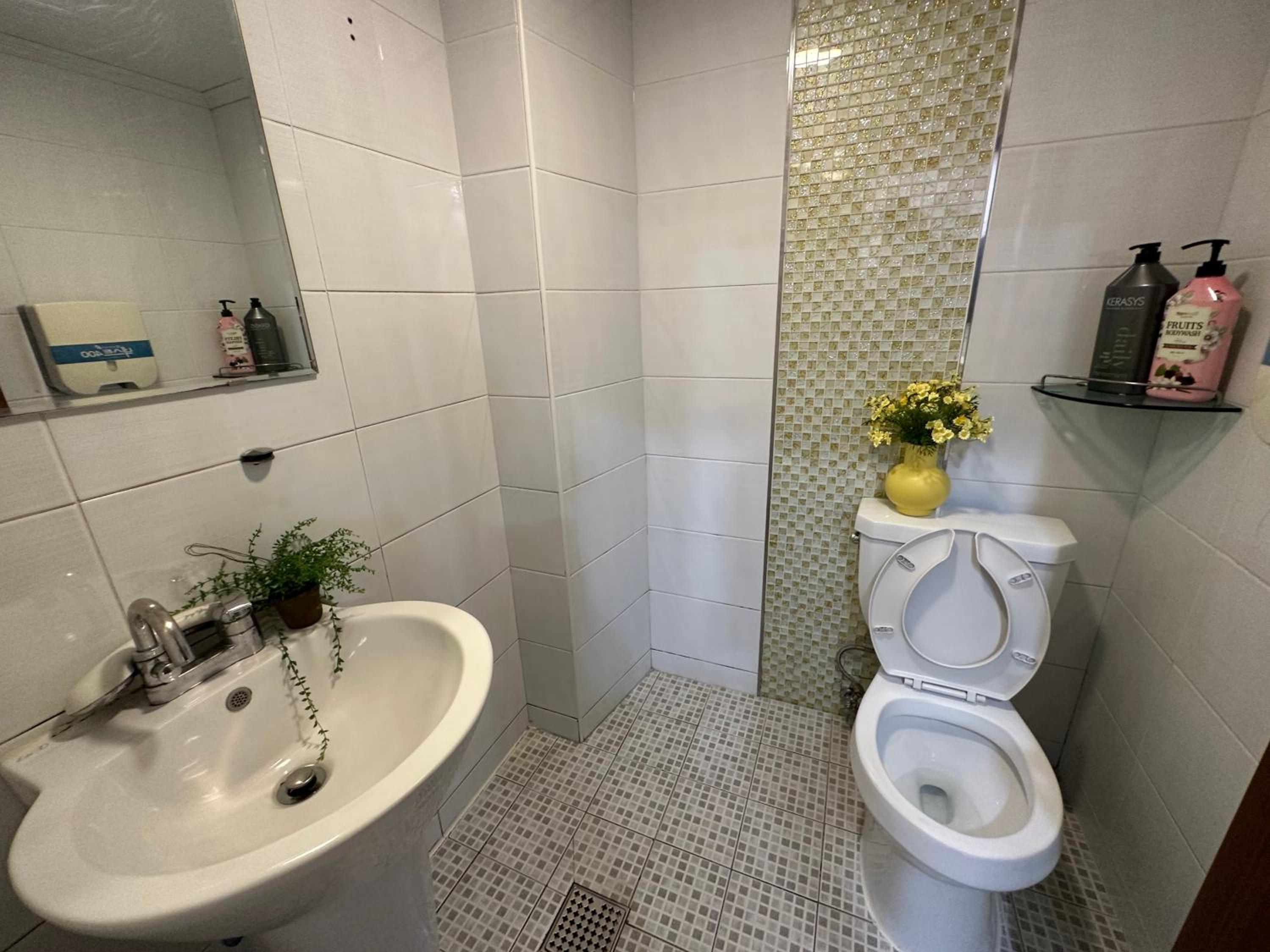 Queen Room - Photo 6