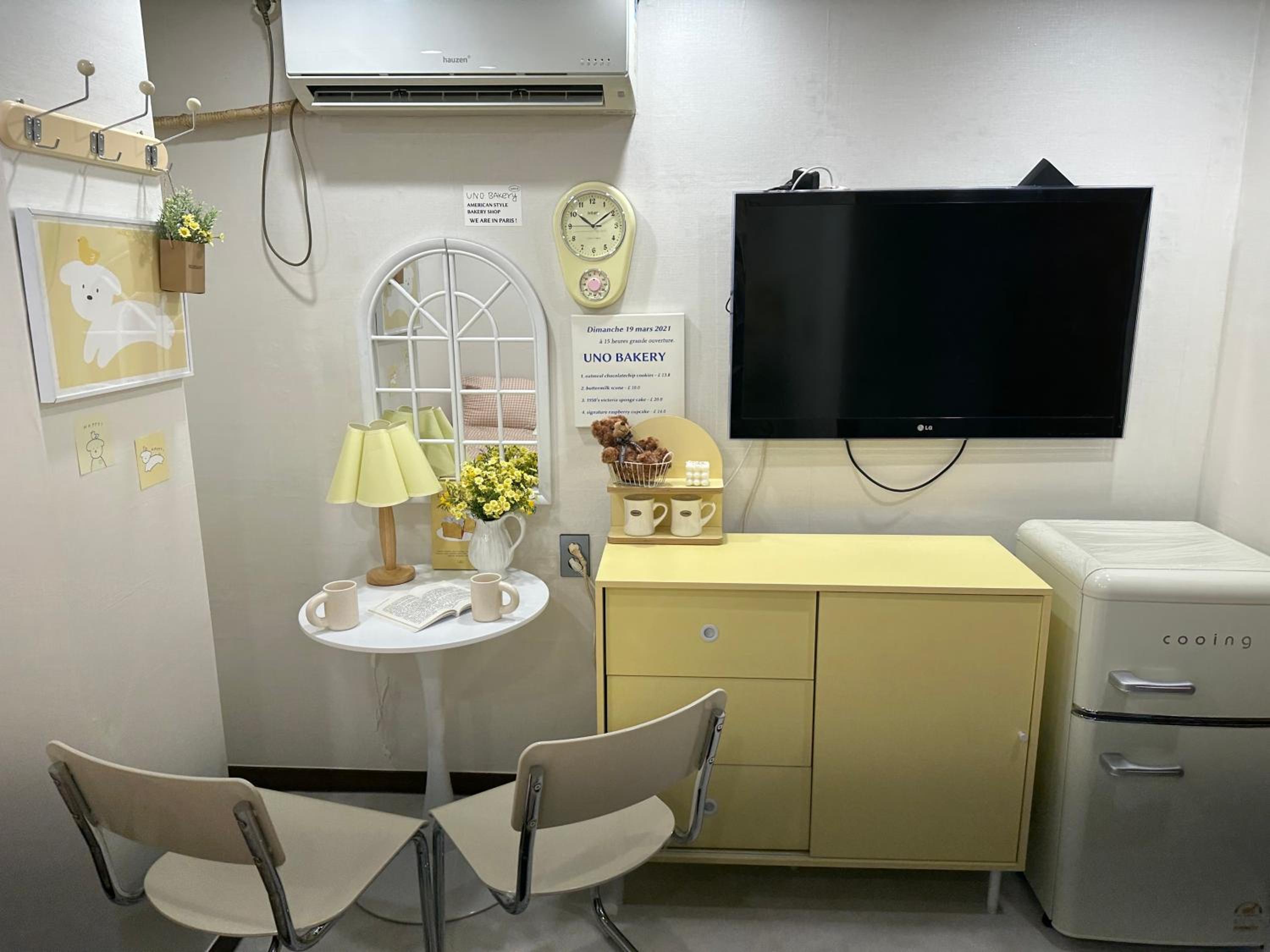 Queen Room - Photo 15