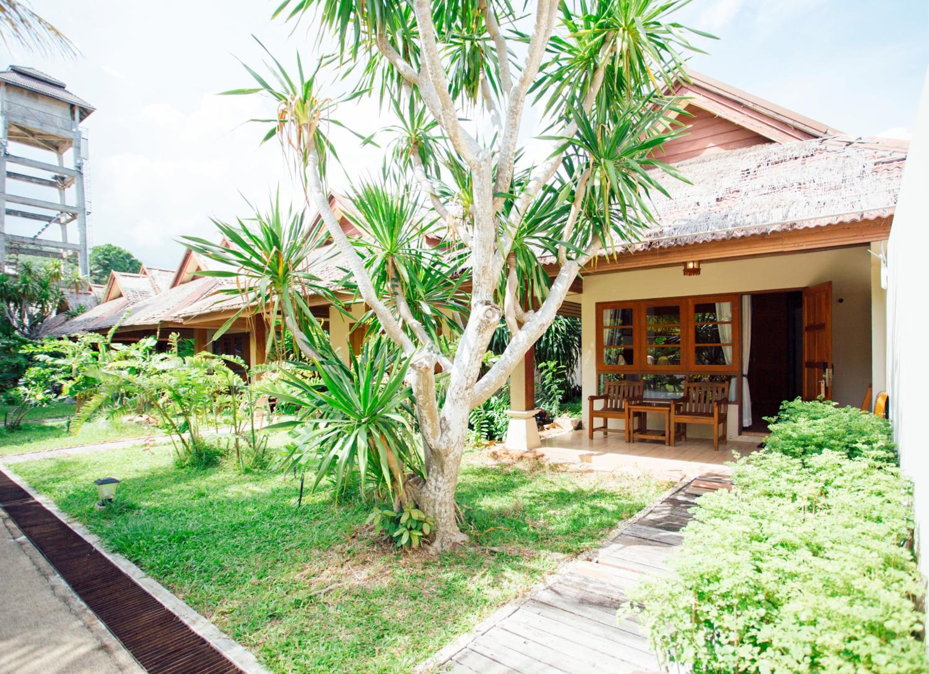 Superior Bungalow - Photo 12