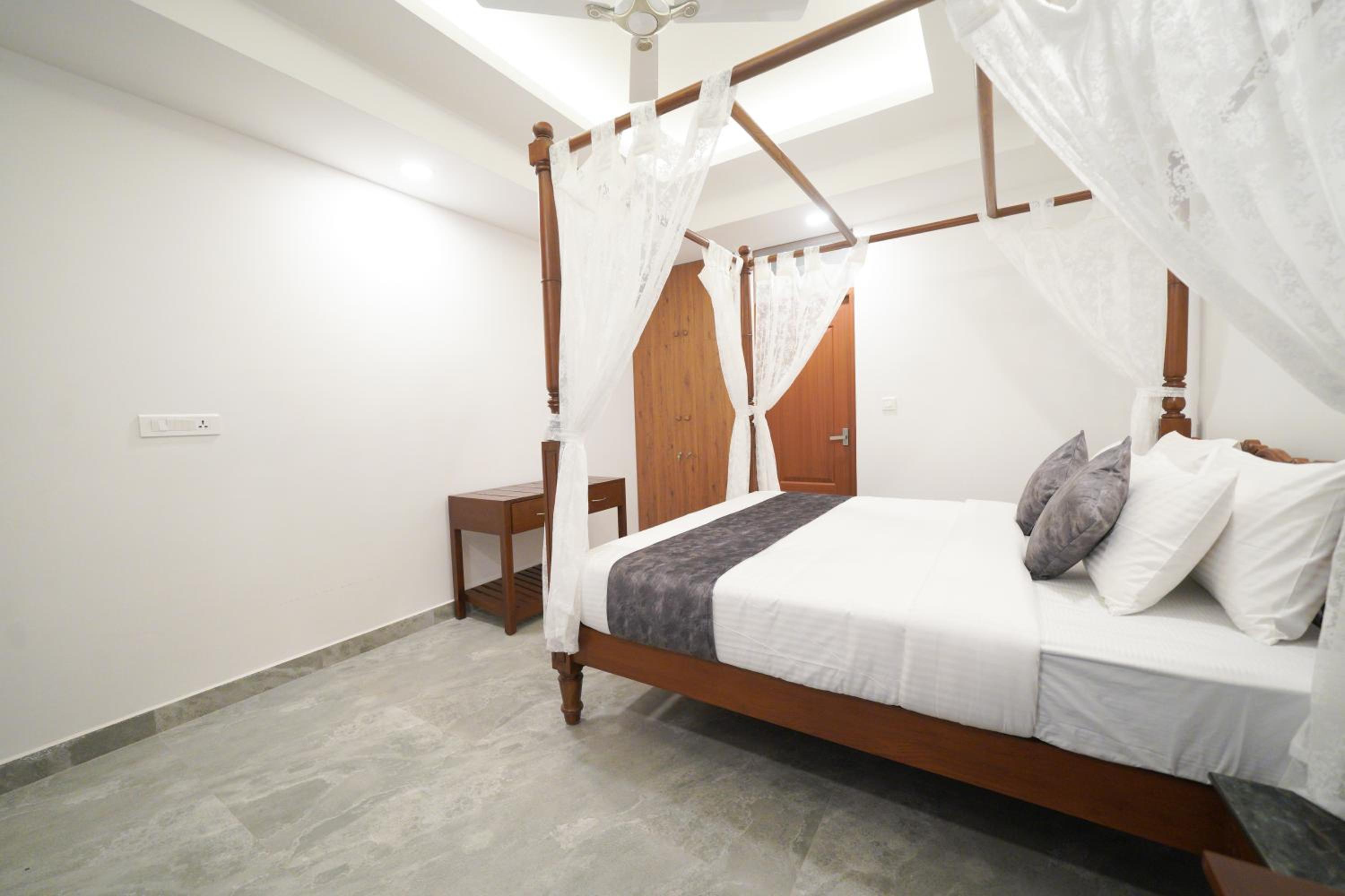 Villa with Private Pool photo 3