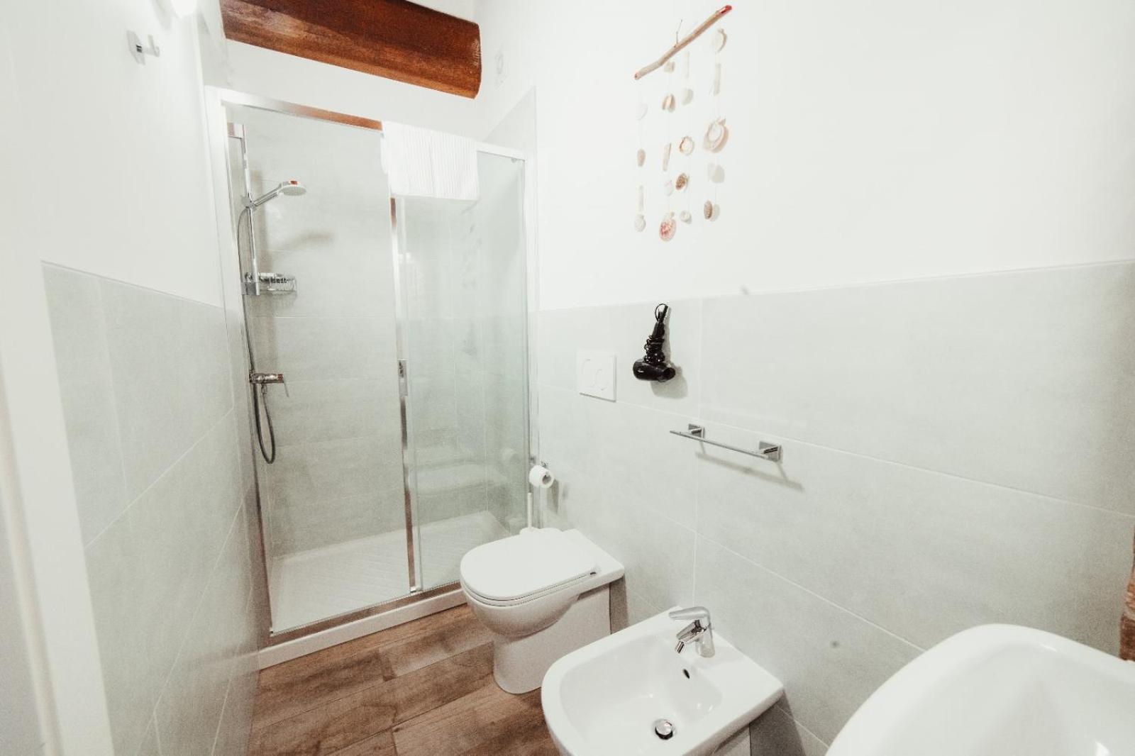Double or Twin Room - Photo 3