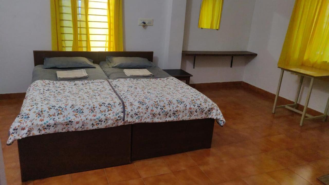 Standard Double Room with Fan photo 2