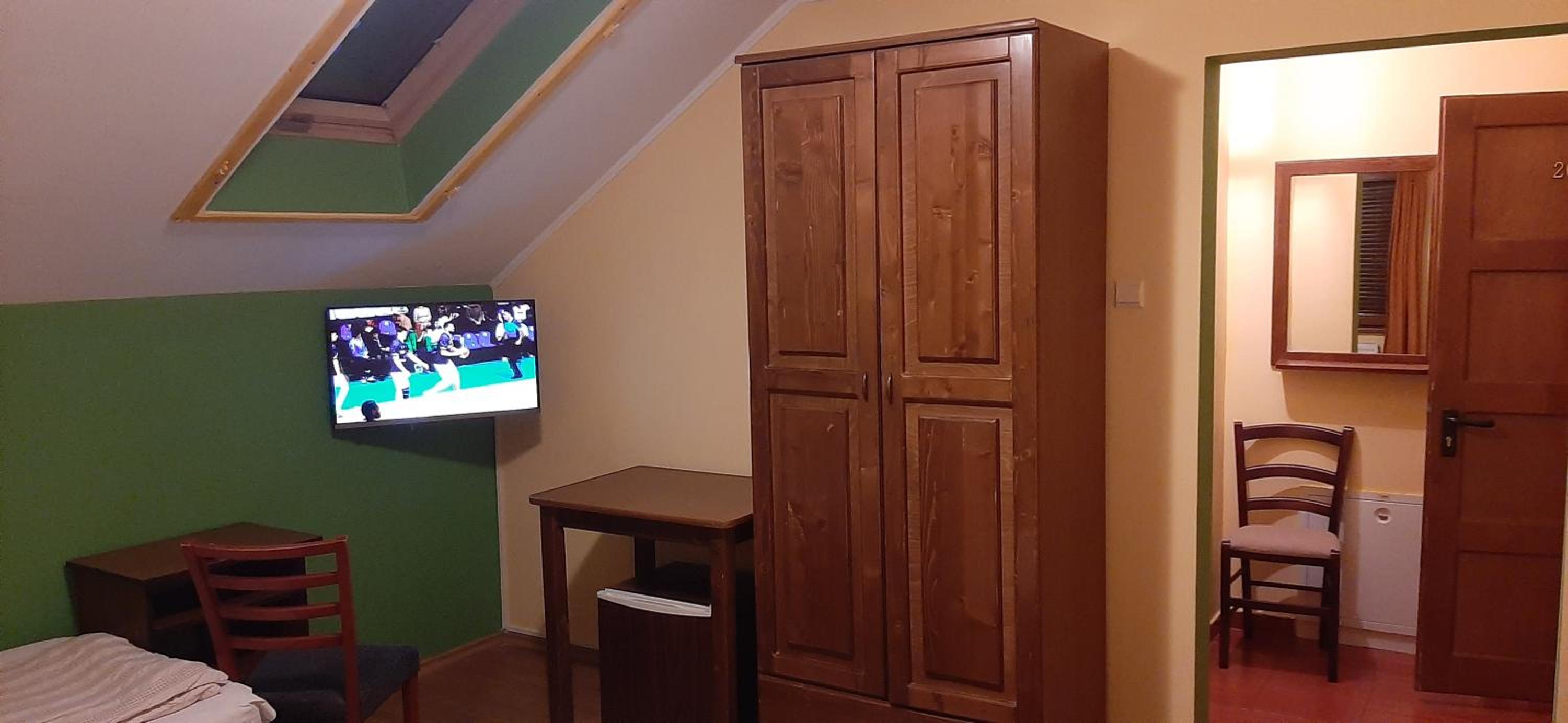 Triple Room with Bathroom - Photo 5