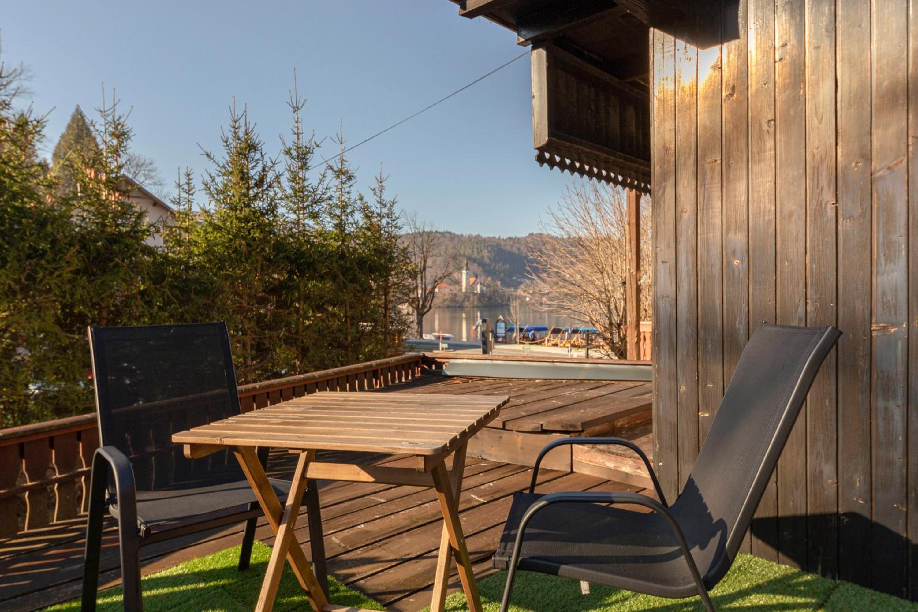 Double Room with Terrace and Partial Lake View photo 3