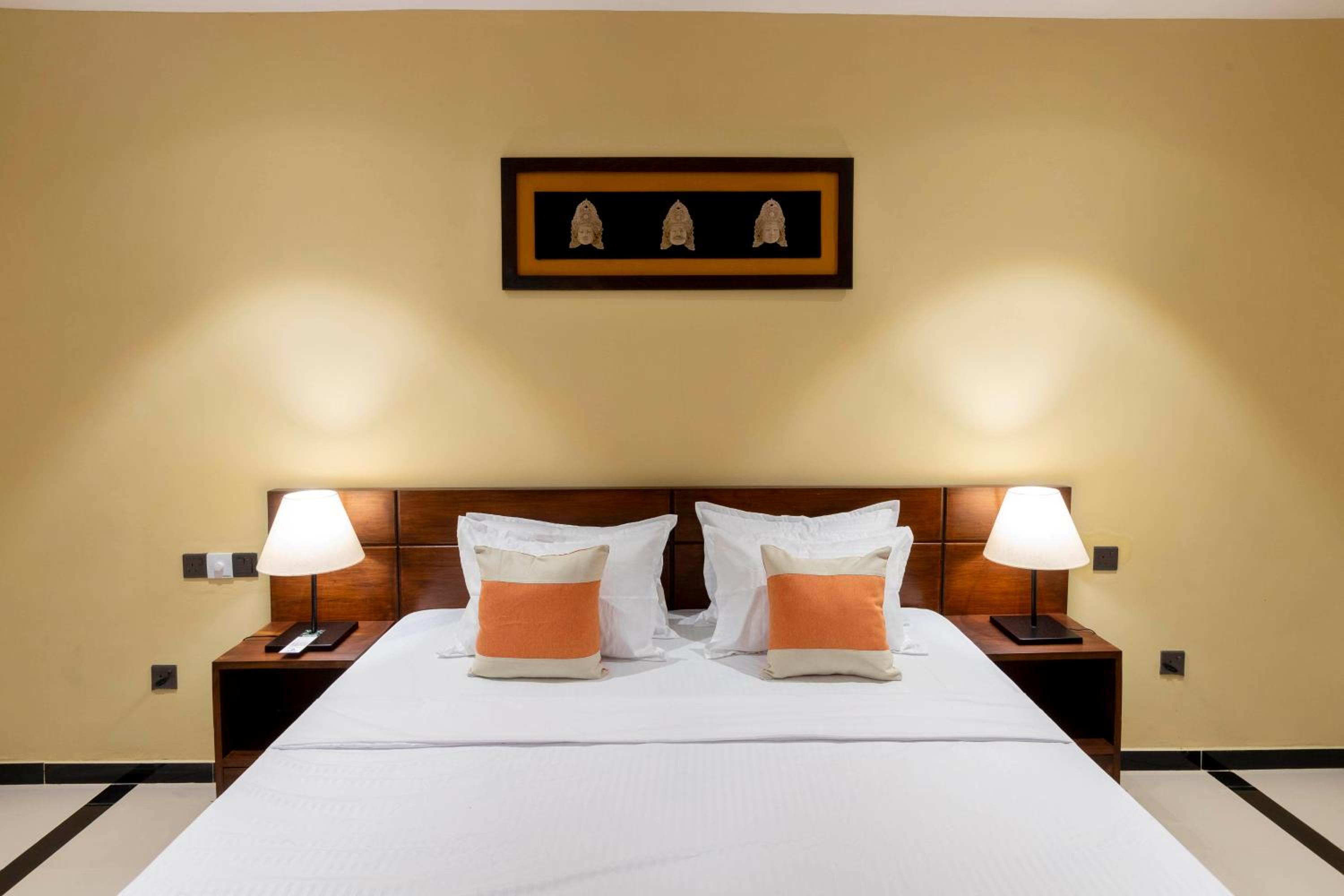 Deluxe King Room - Photo 4