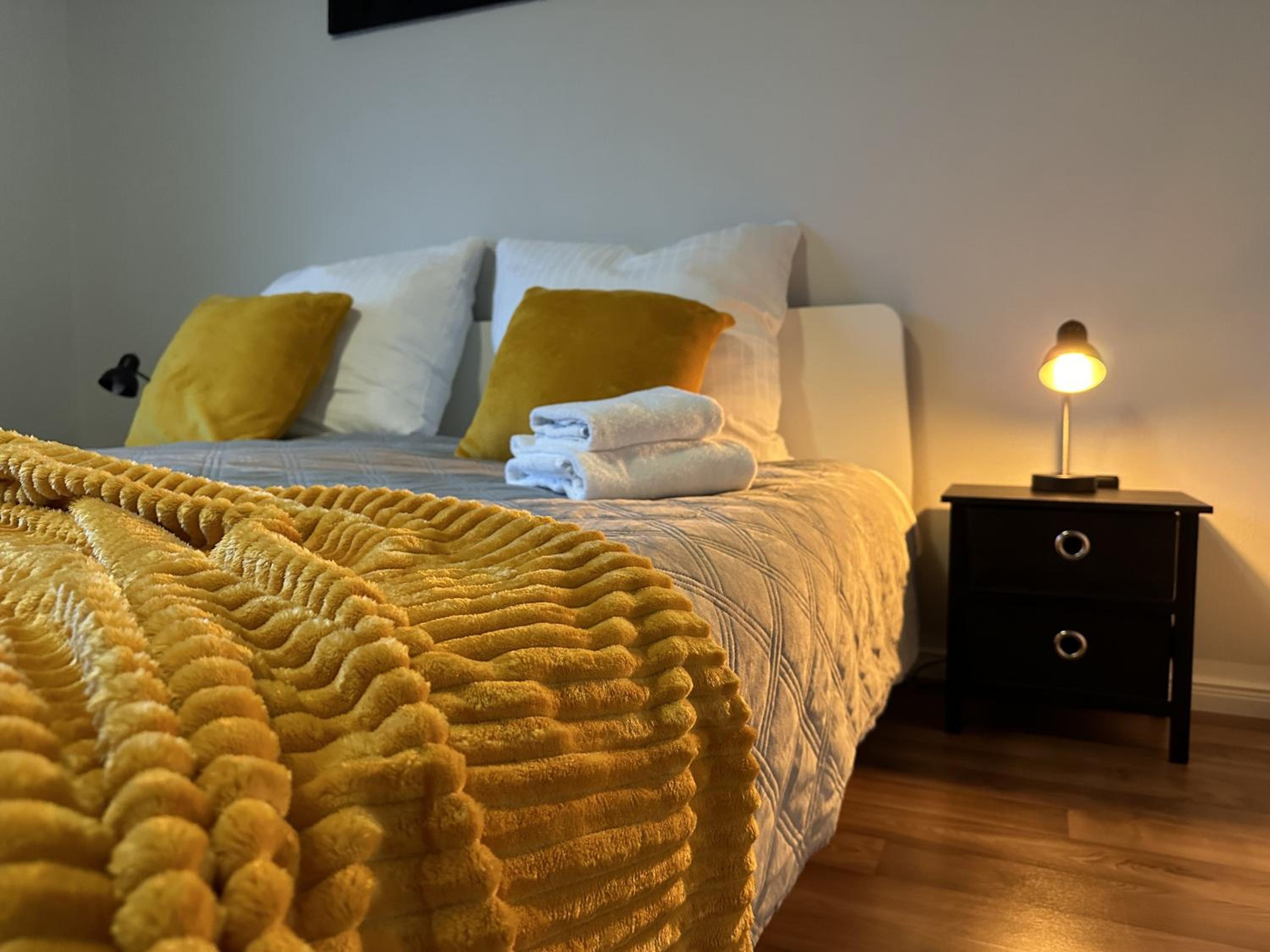 Two-Bedroom Deluxe Apartment with Garden View