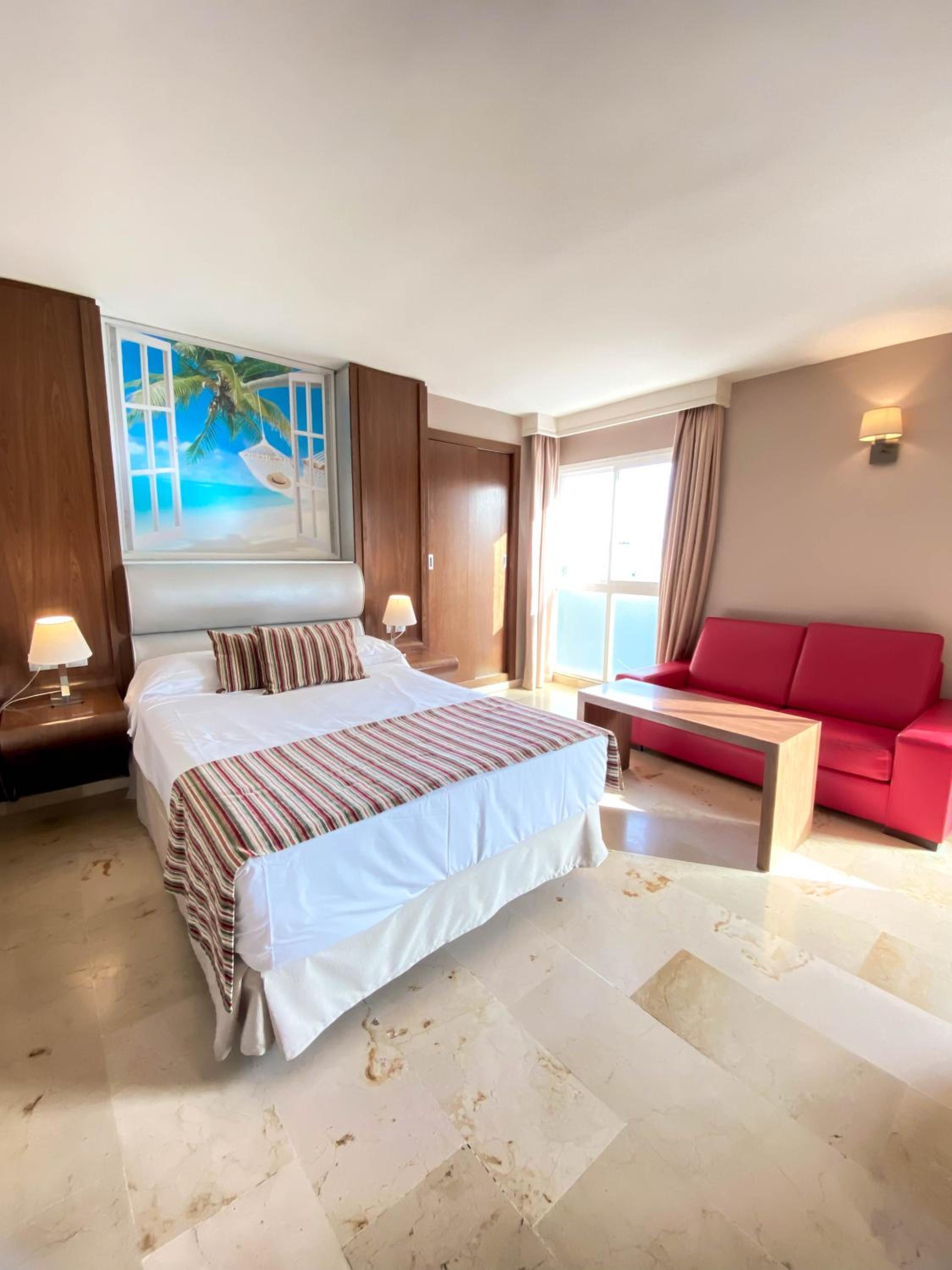 Standard Junior Suite - Photo 1