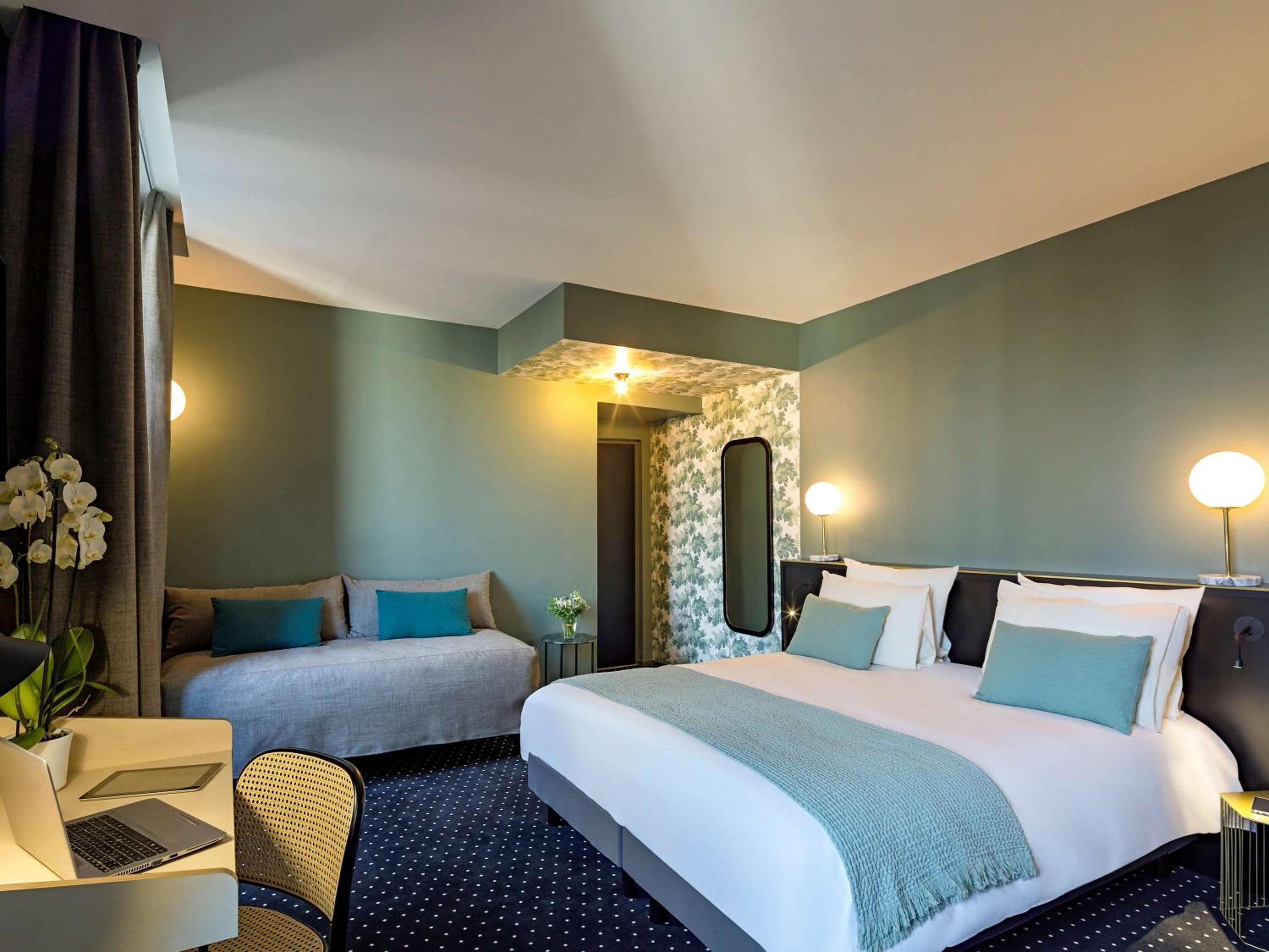Superior Room with One Double Bed and Sofa Bed - Photo 8