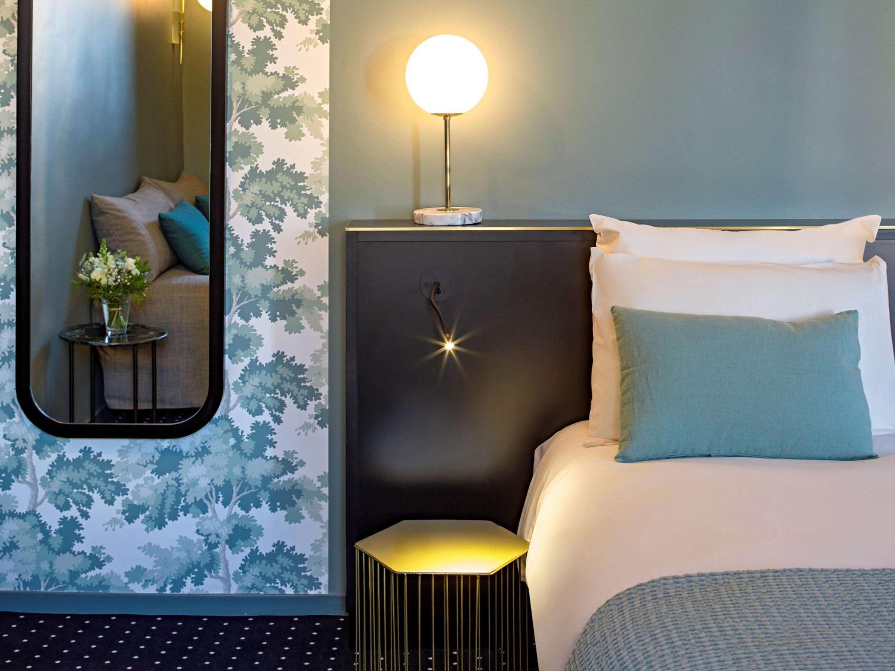 Superior Room with One Double Bed and Sofa Bed - Photo 10