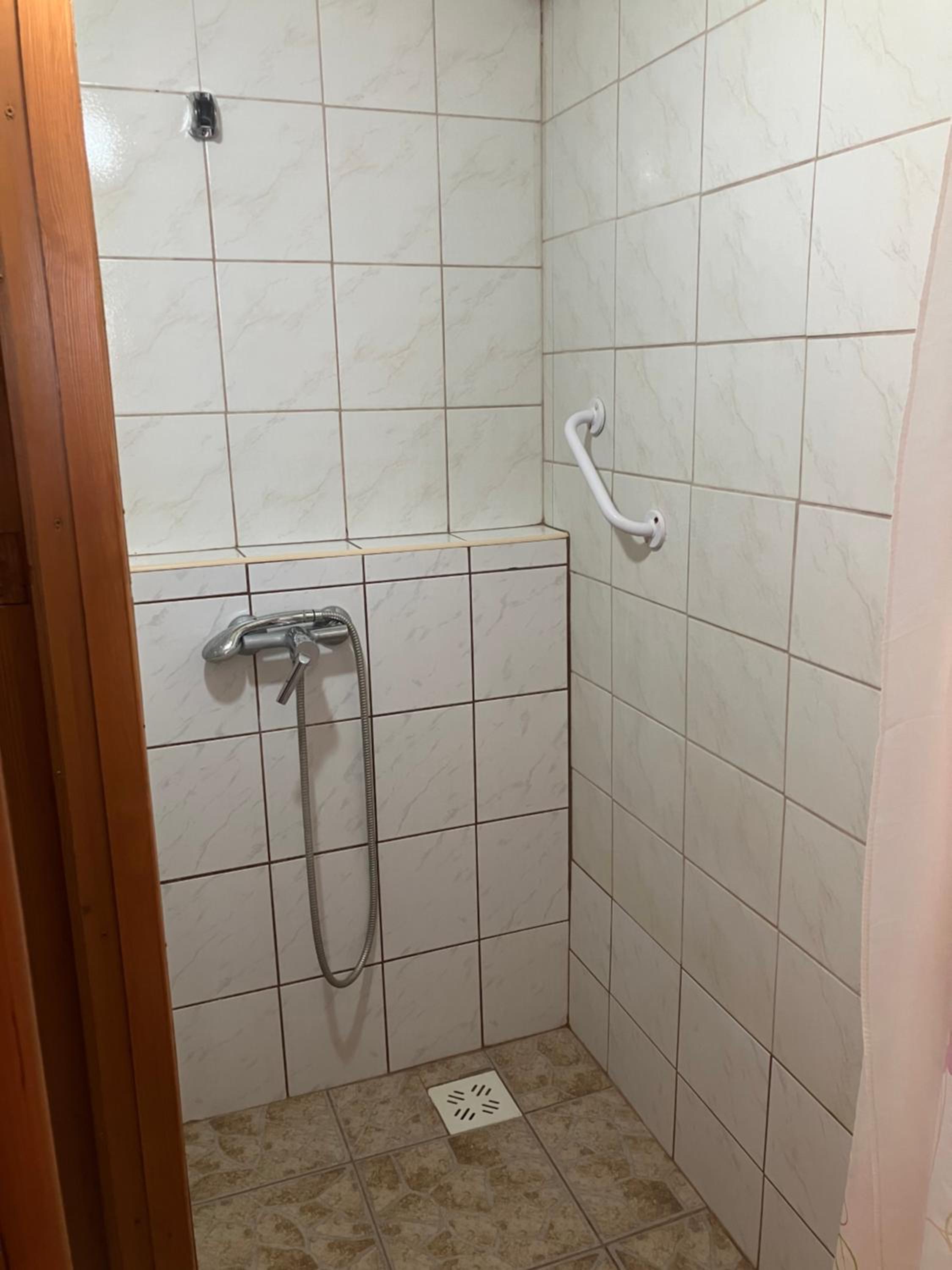 Apartment - Ground Floor - Photo 4