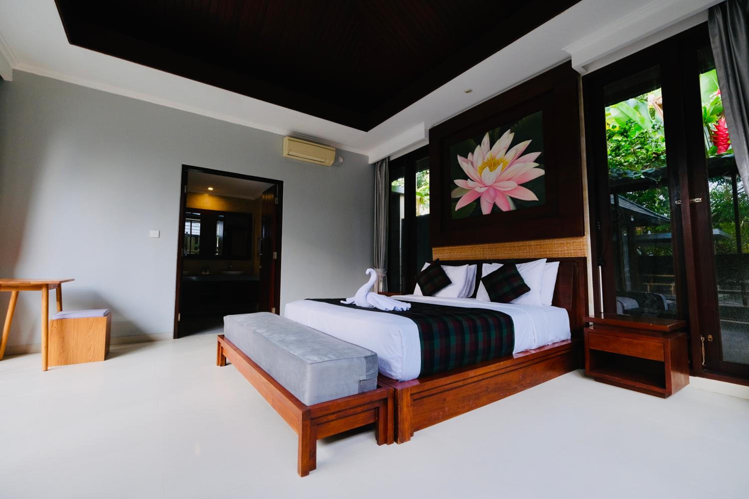 Two-Bedroom Villa - Photo 23