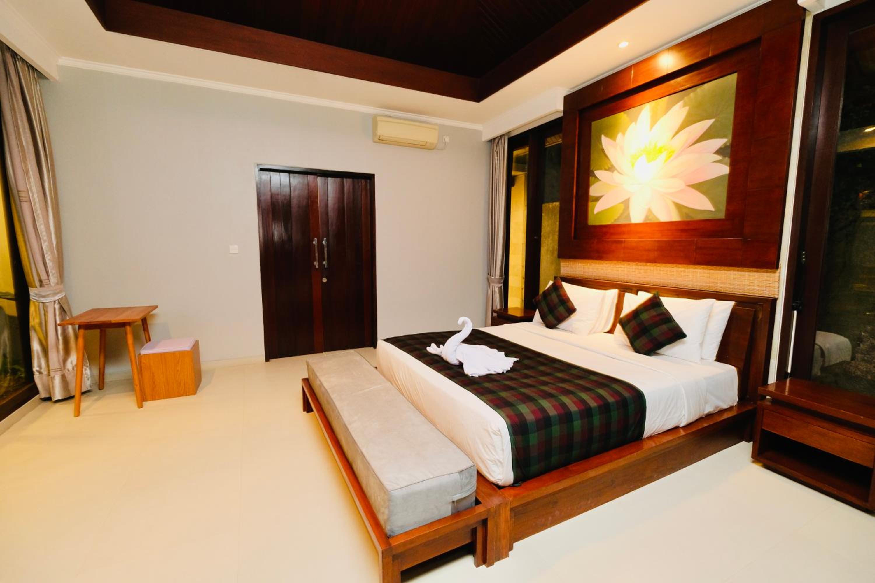 Two-Bedroom Villa - Photo 16