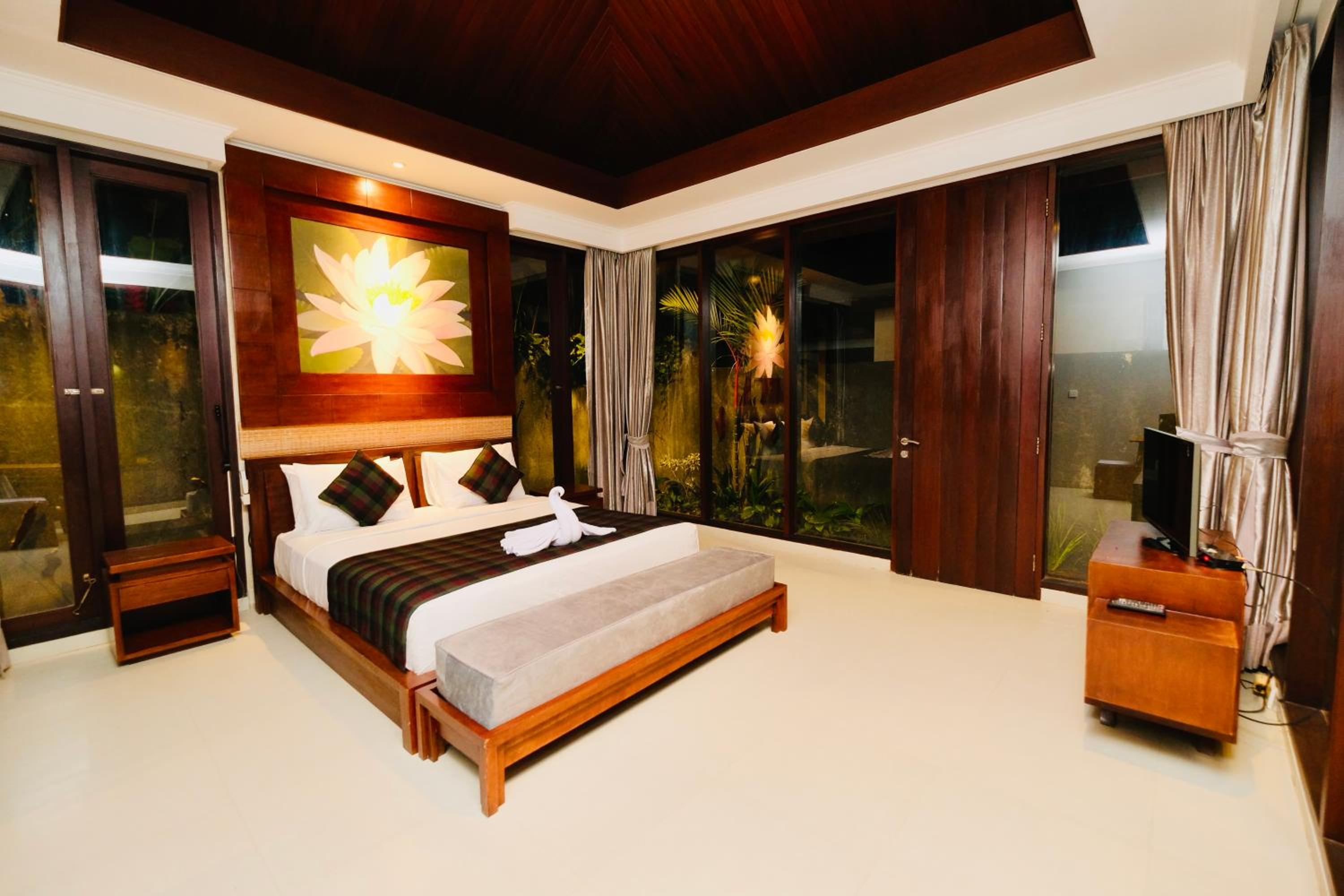 Two-Bedroom Villa - Photo 9