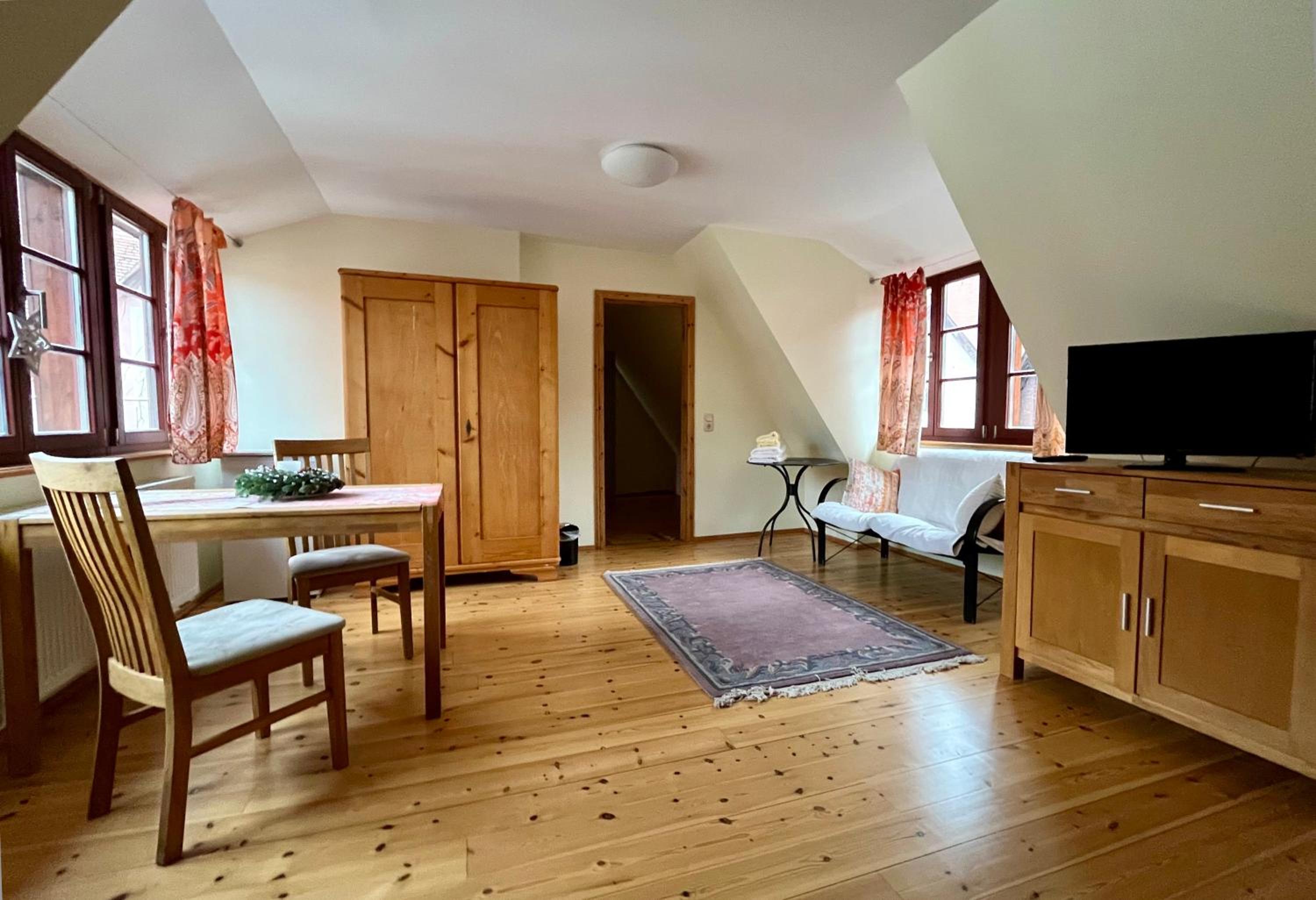 Quadruple Room with Private Bathroom