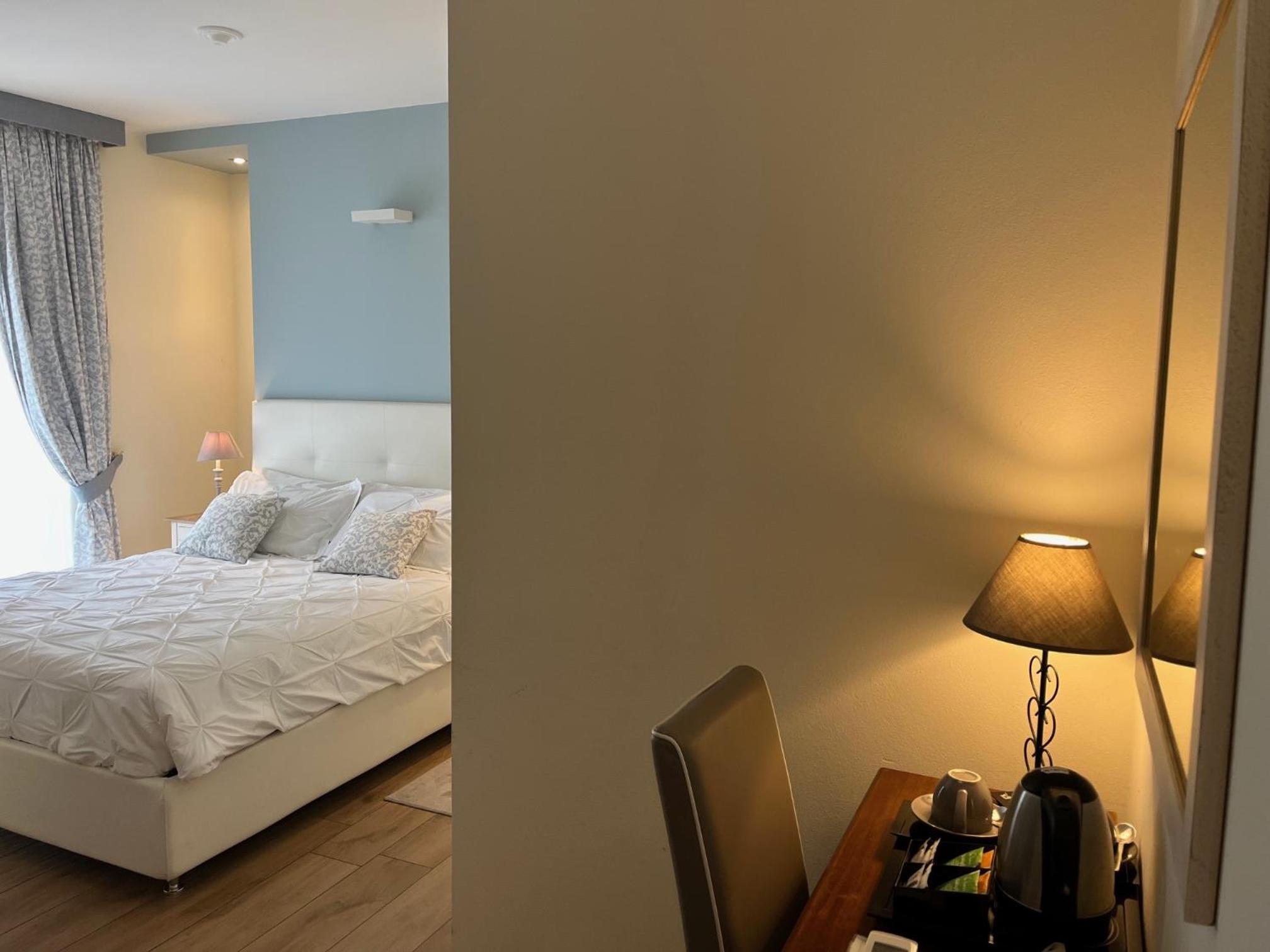 Triple Room with Private Bathroom - Photo 3