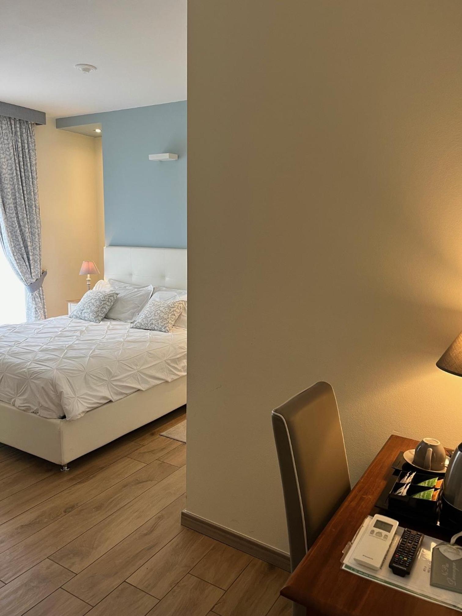 Triple Room with Private Bathroom - Photo 5