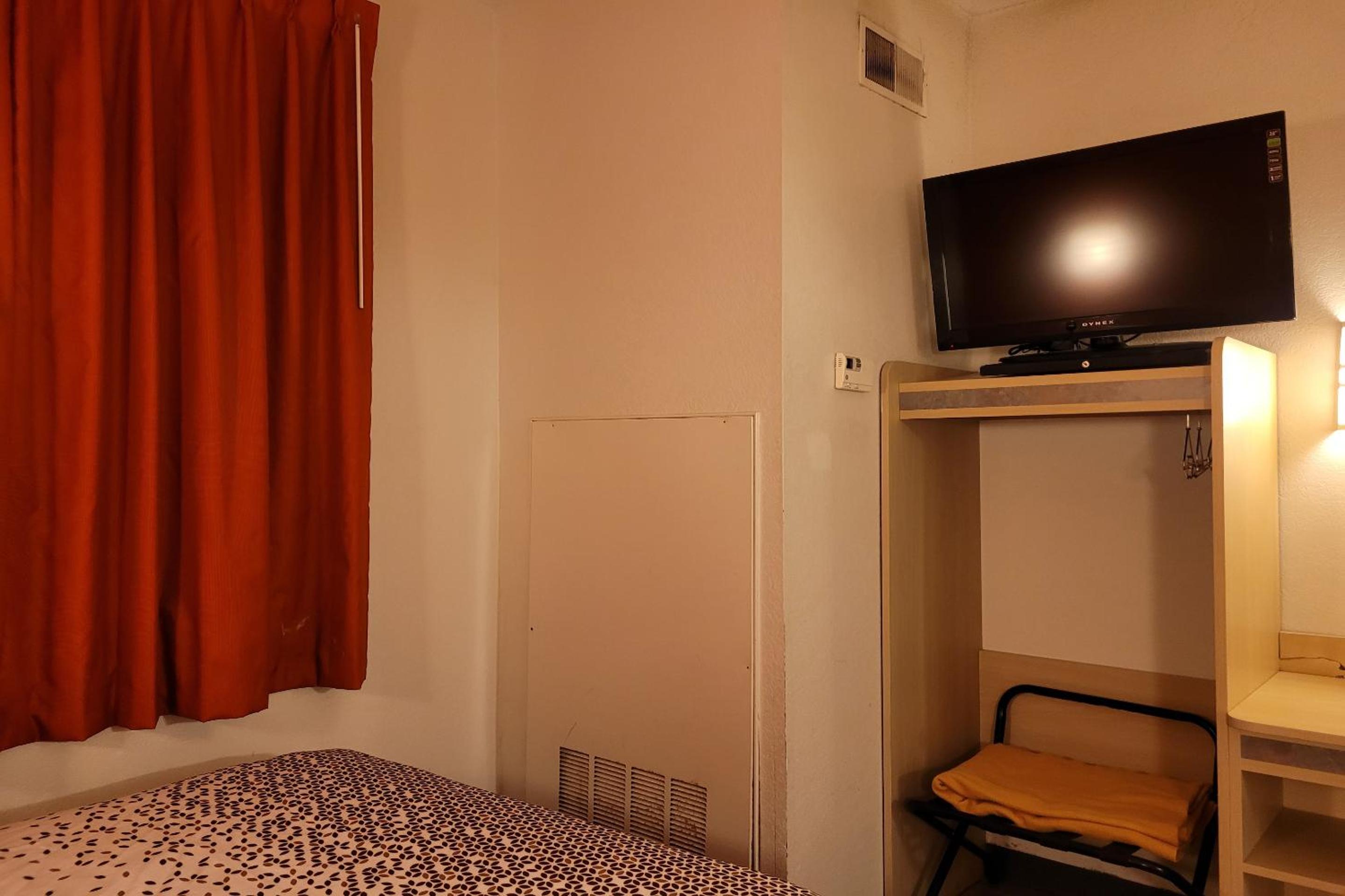 2 Full Beds Non-Smoking - Photo 17