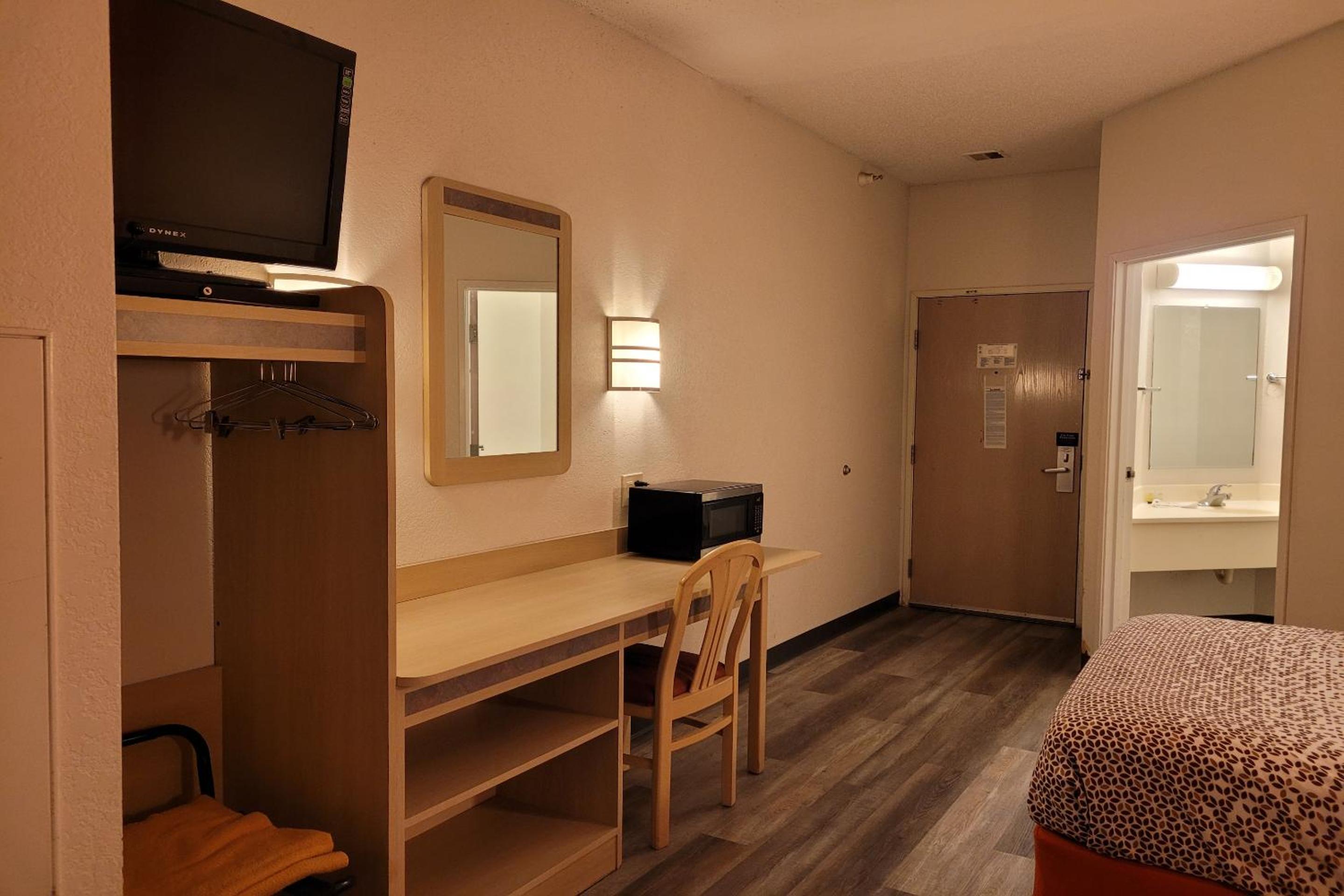 2 Full Beds Non-Smoking - Photo 19