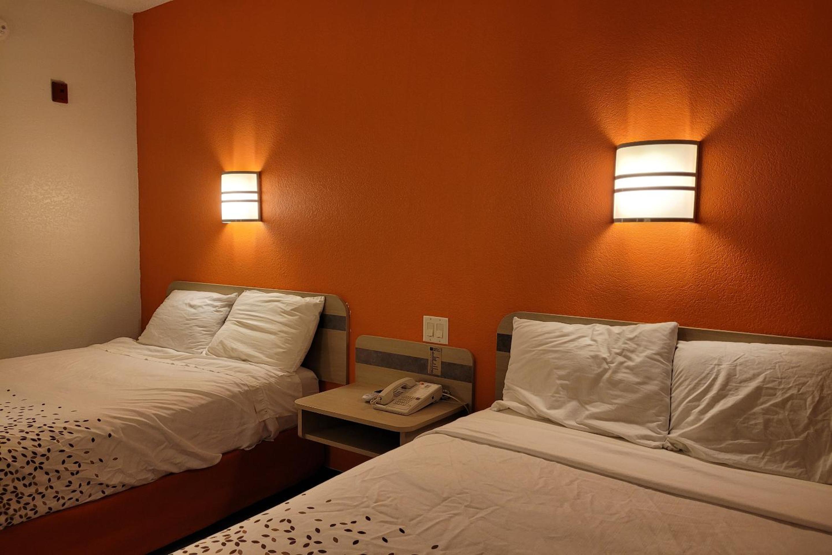 2 Full Beds Non-Smoking - Photo 1