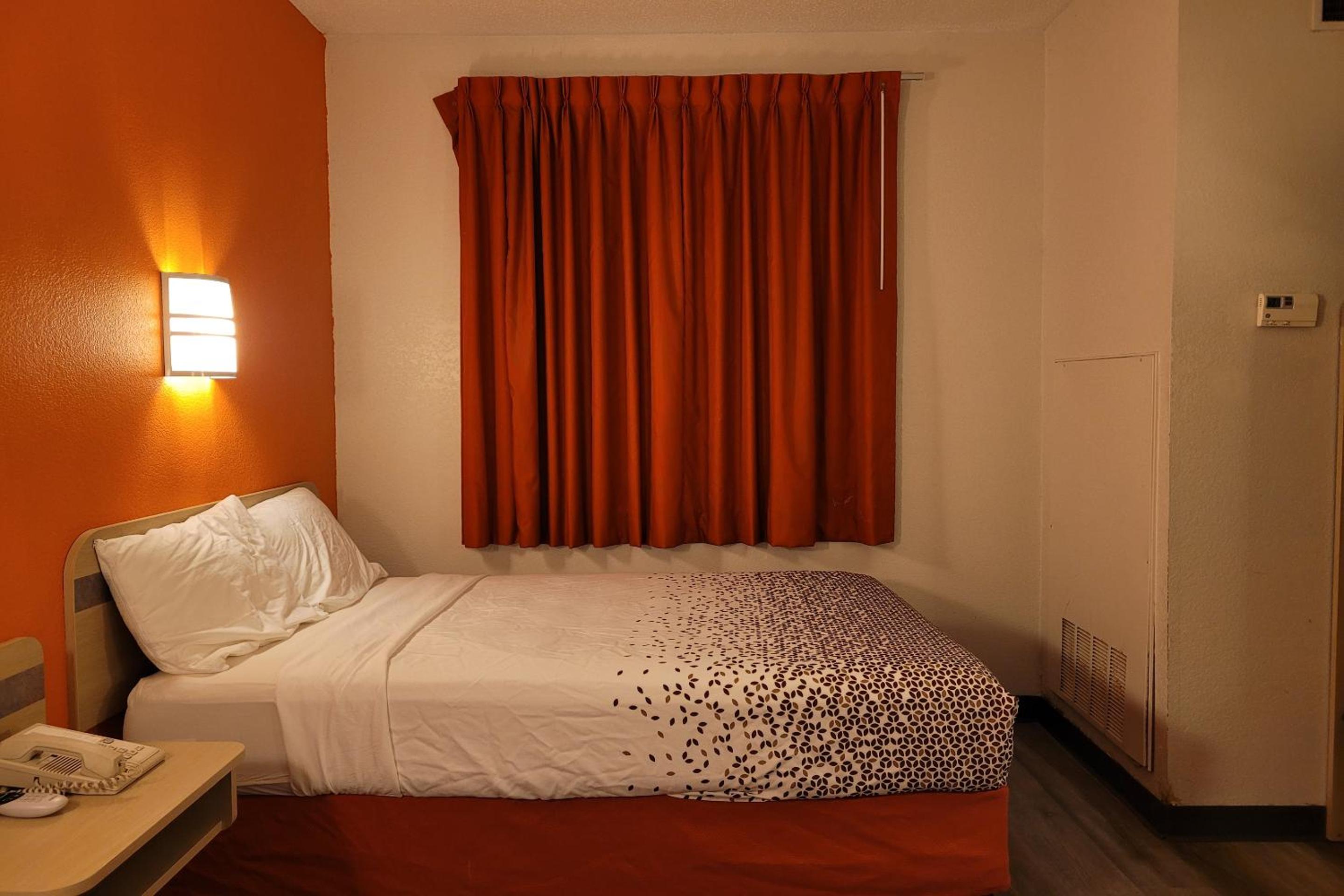 2 Full Beds Non-Smoking - Photo 7
