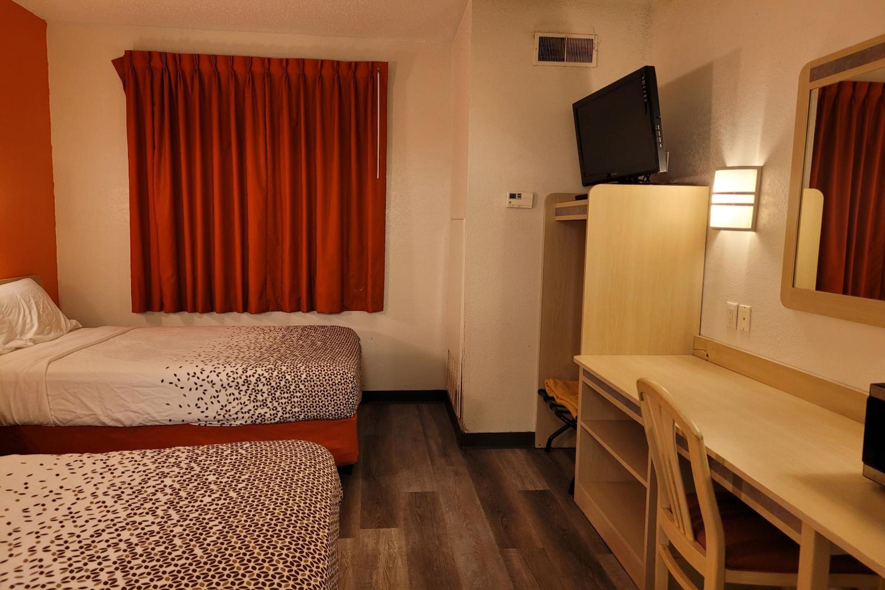 2 Full Beds Non-Smoking - Photo 27