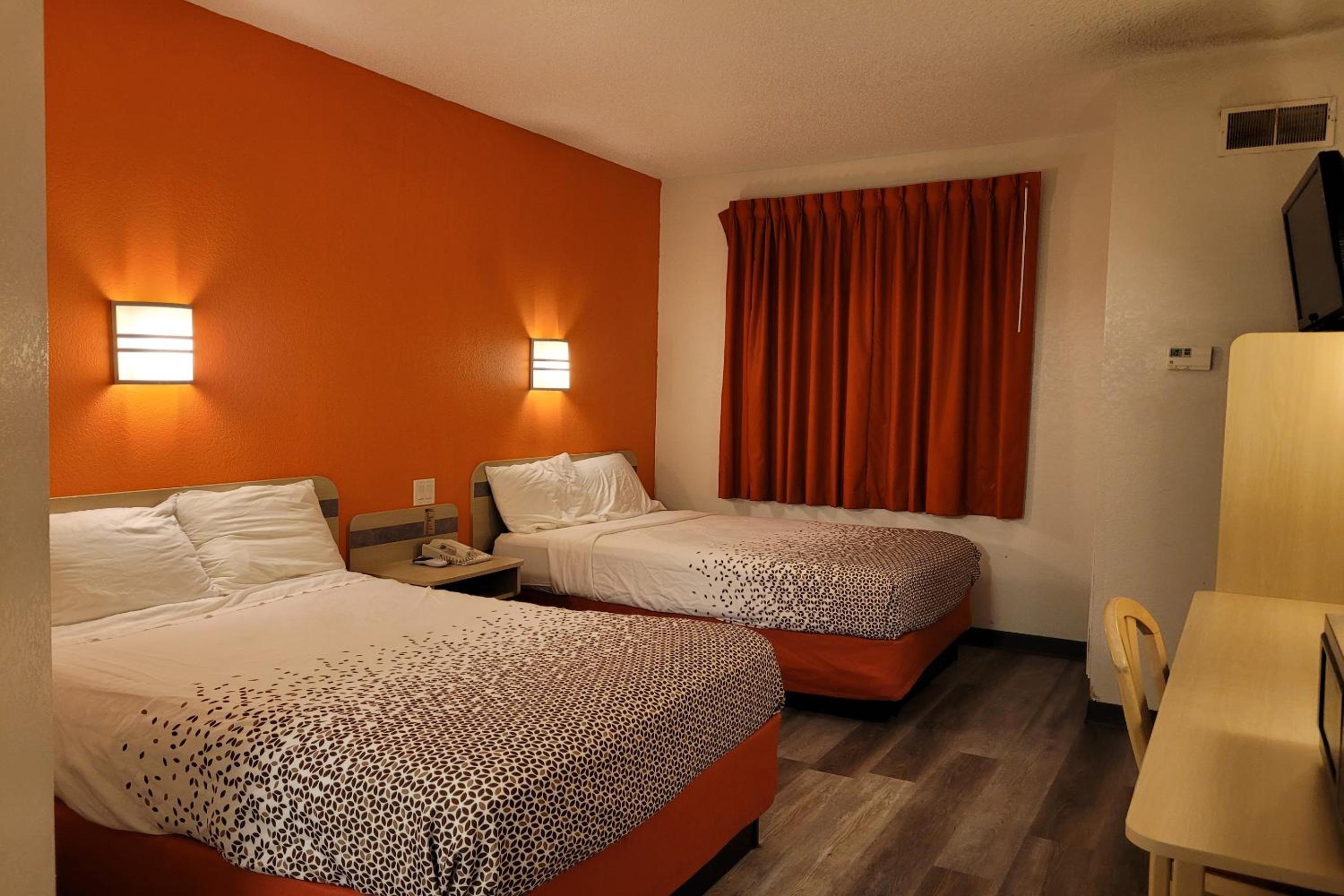 2 Full Beds Non-Smoking - Photo 26