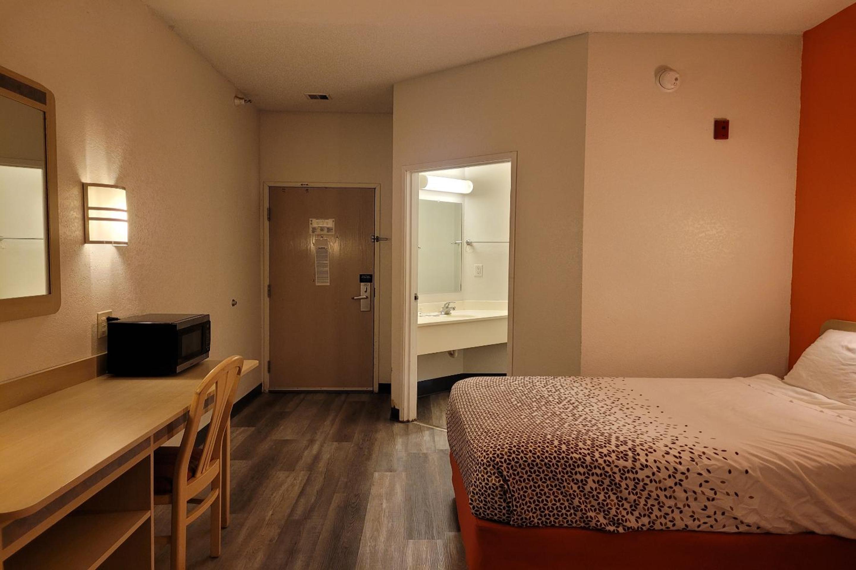 2 Full Beds Non-Smoking - Photo 8