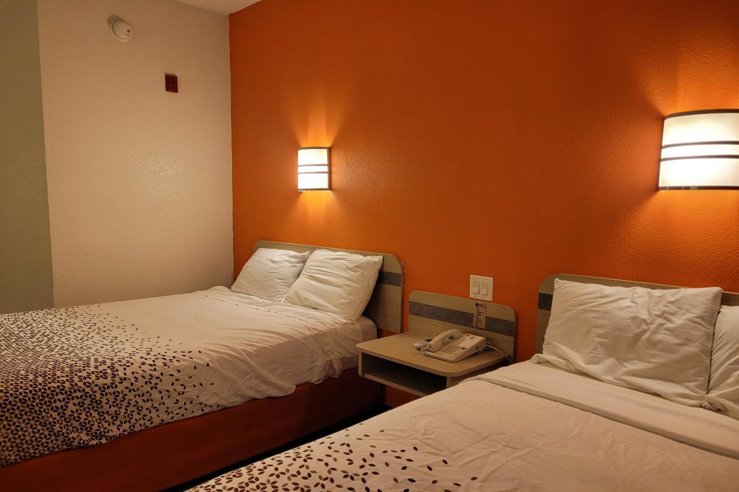 2 Full Beds Non-Smoking - Photo 4