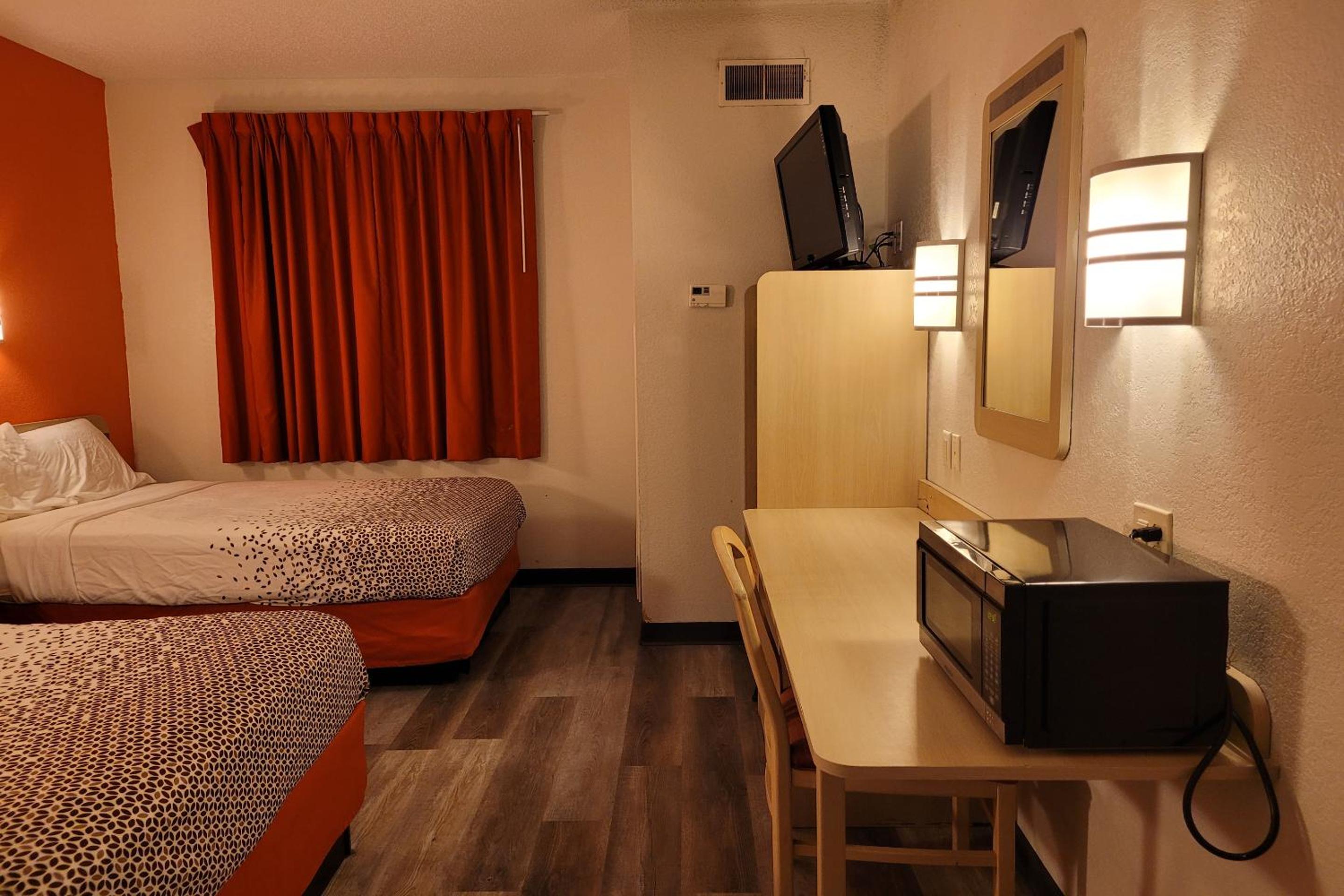 2 Full Beds Non-Smoking - Photo 12