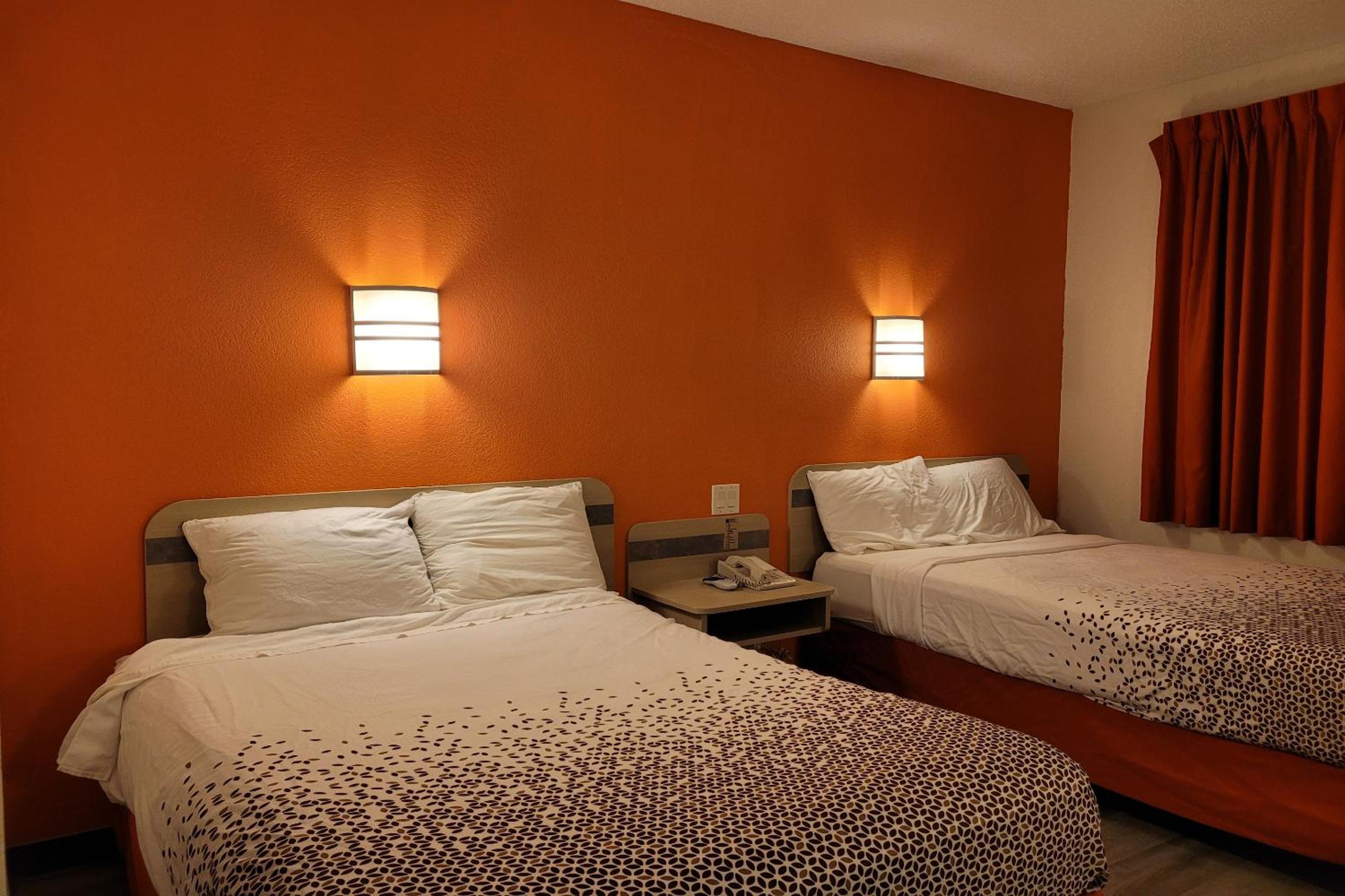 2 Full Beds Non-Smoking - Photo 10