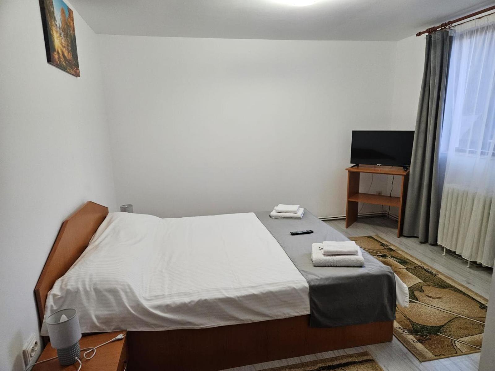 Standard King Room - Photo 9