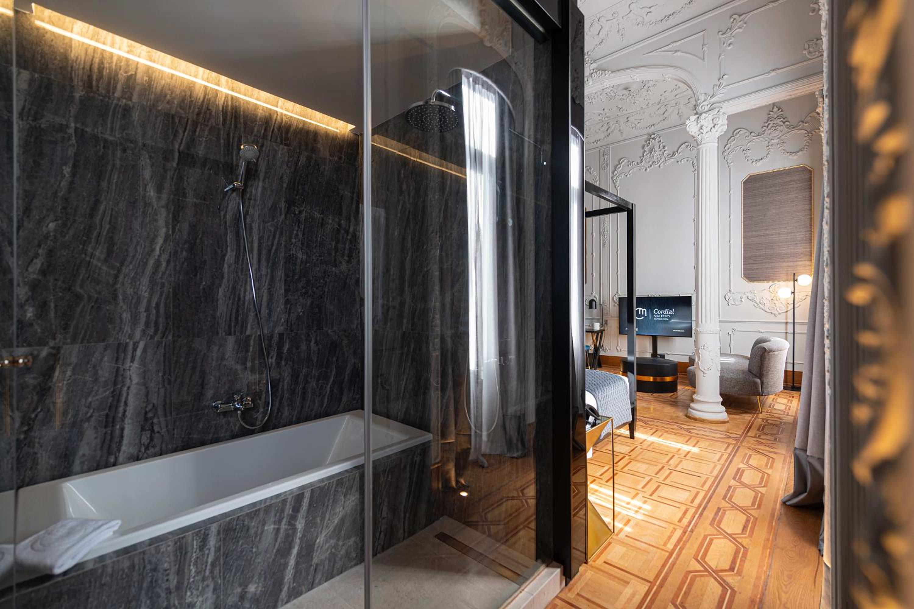 Imperial Suite thumbnail 5