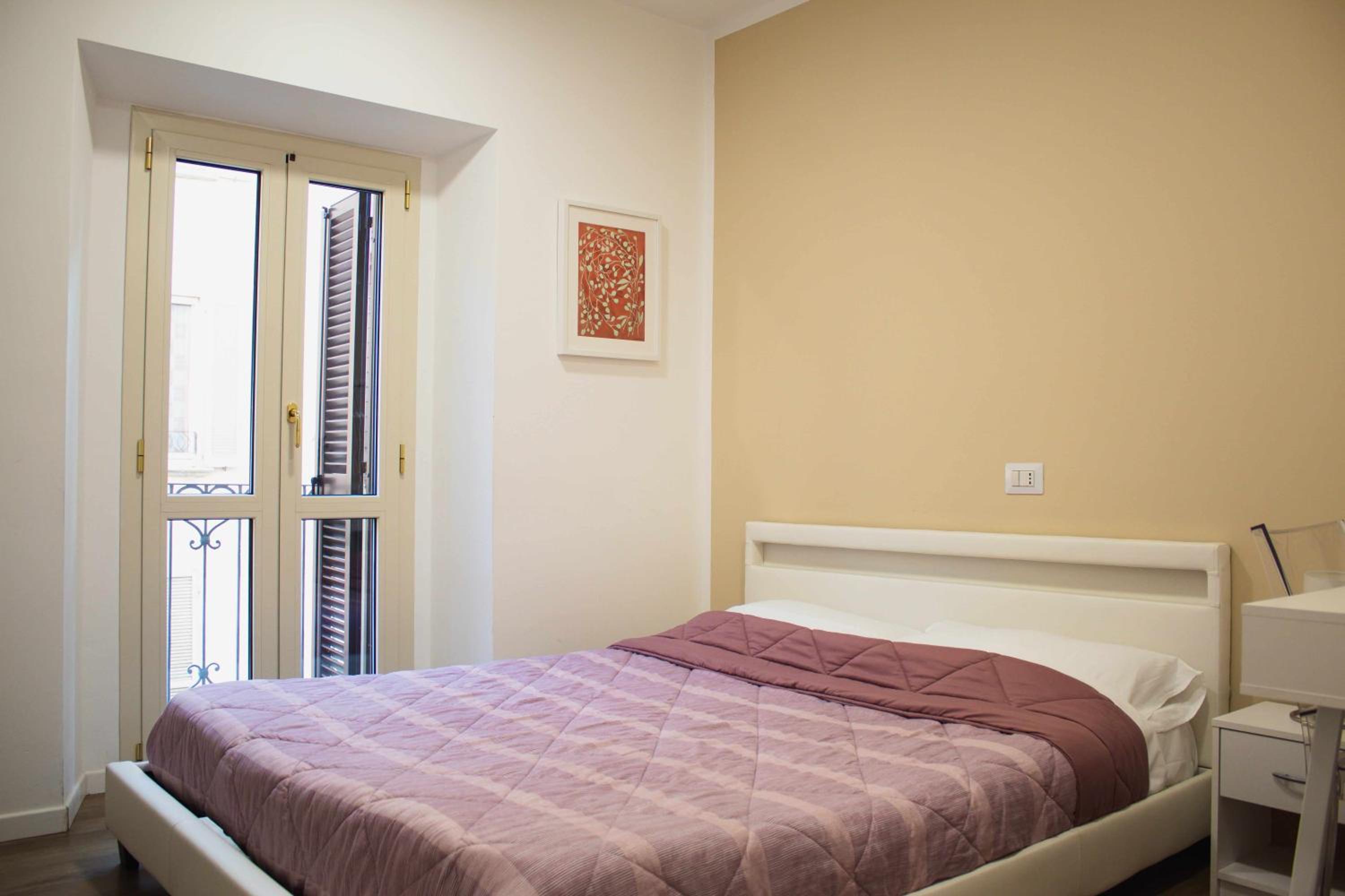 One-Bedroom Apartment photo 2