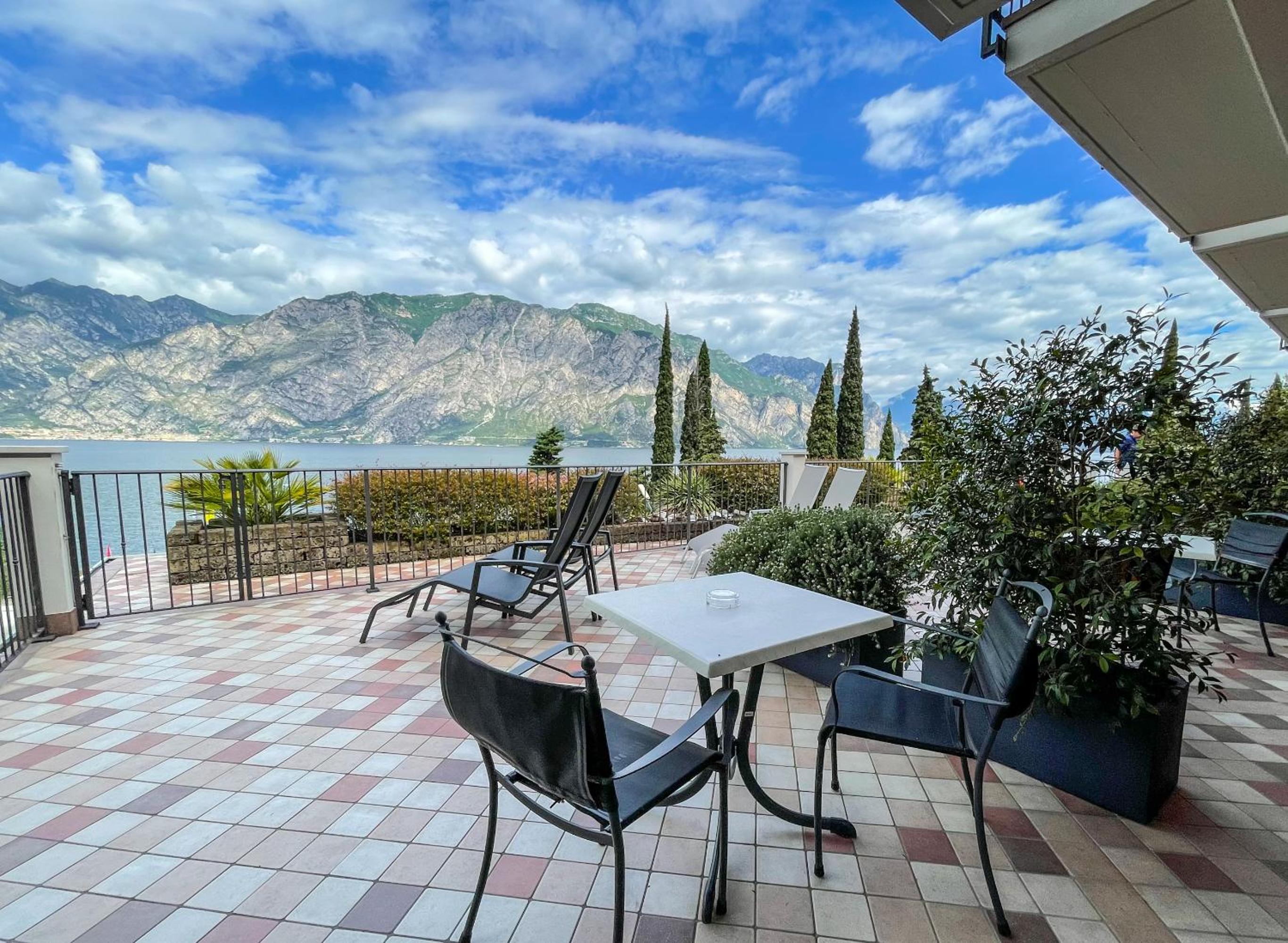 Lifestyle Double Room with Terrace and Lake View - Photo 13