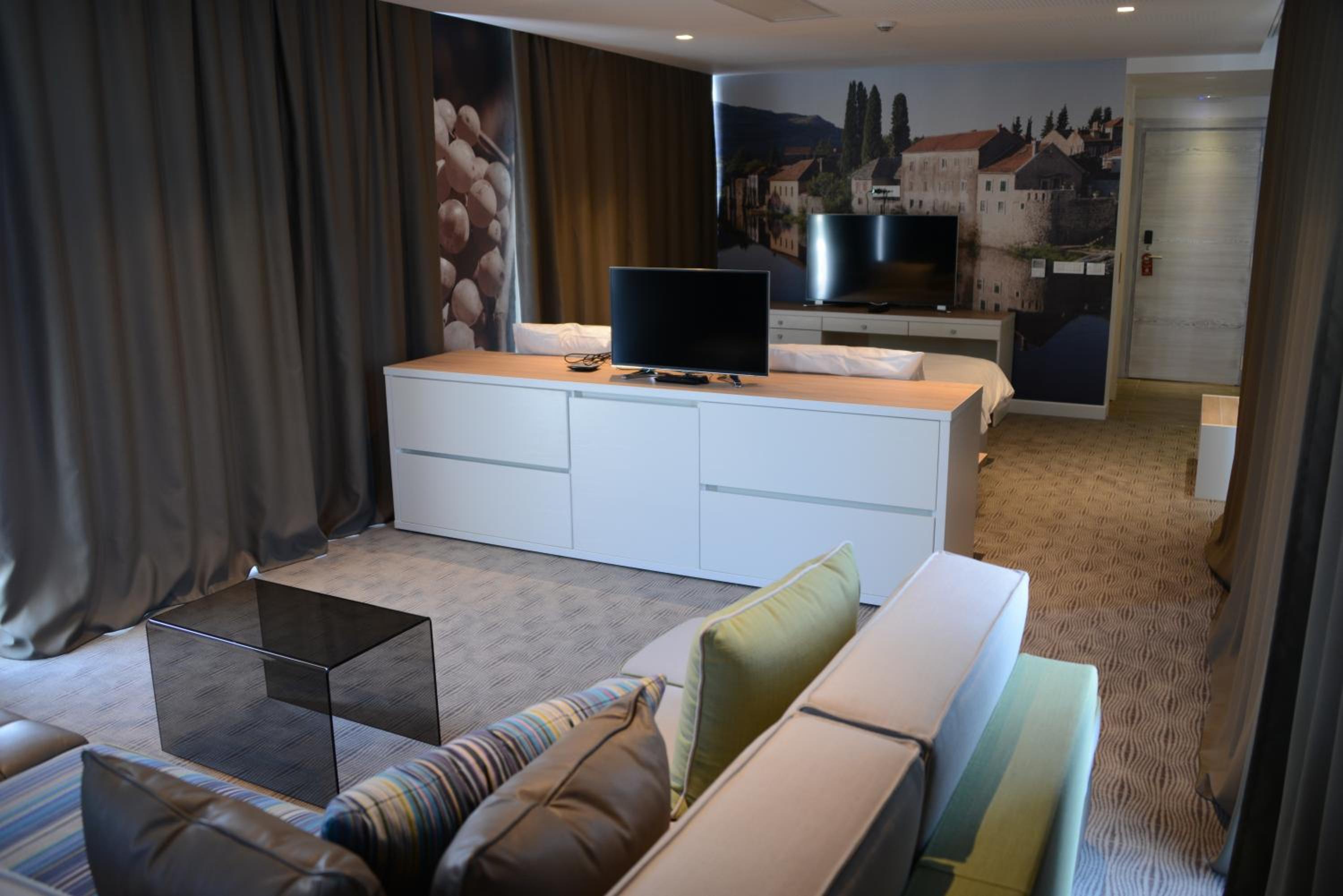 Junior Suite with Terrace - Photo 6