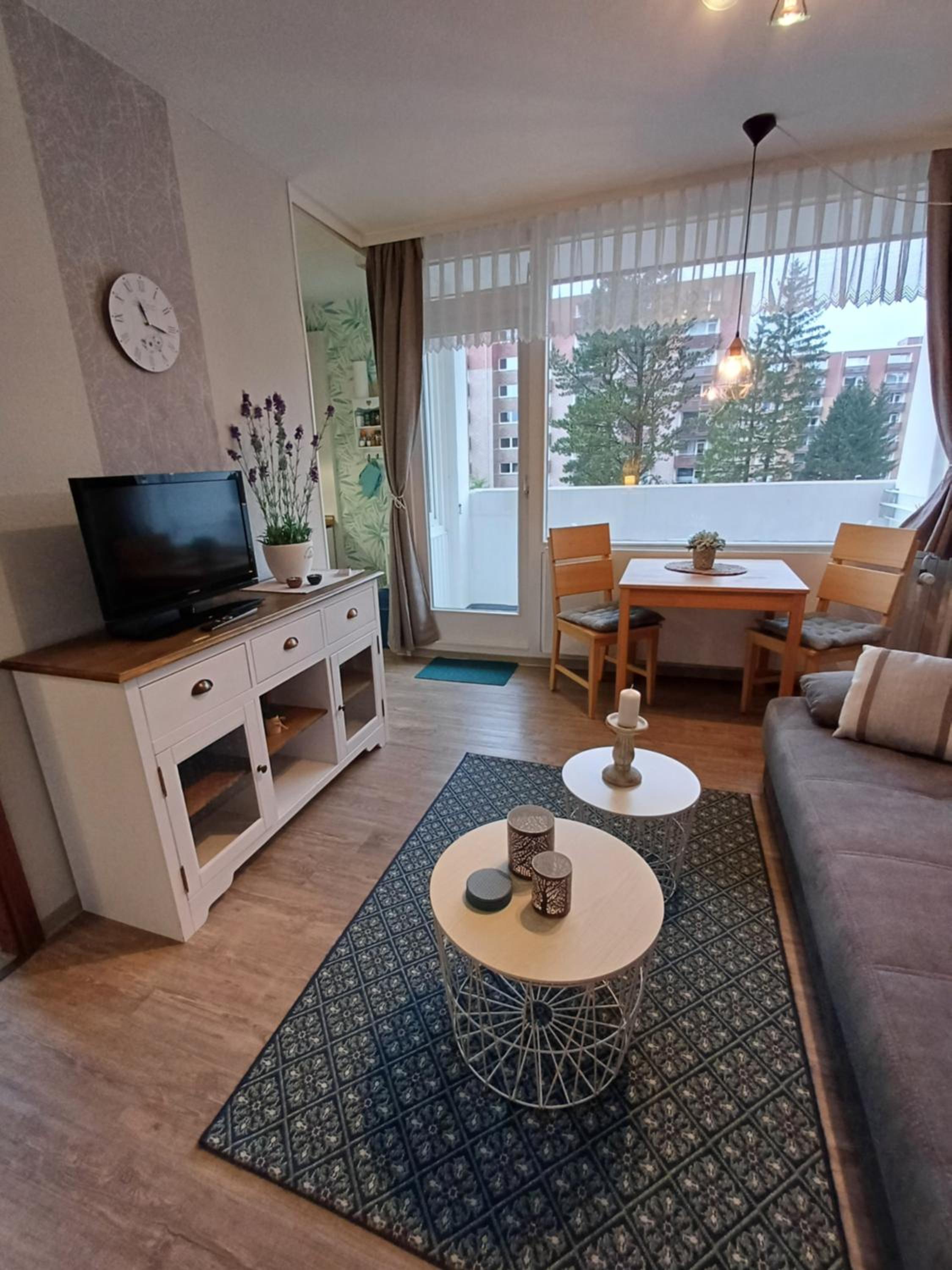One-Bedroom Apartment photo 3