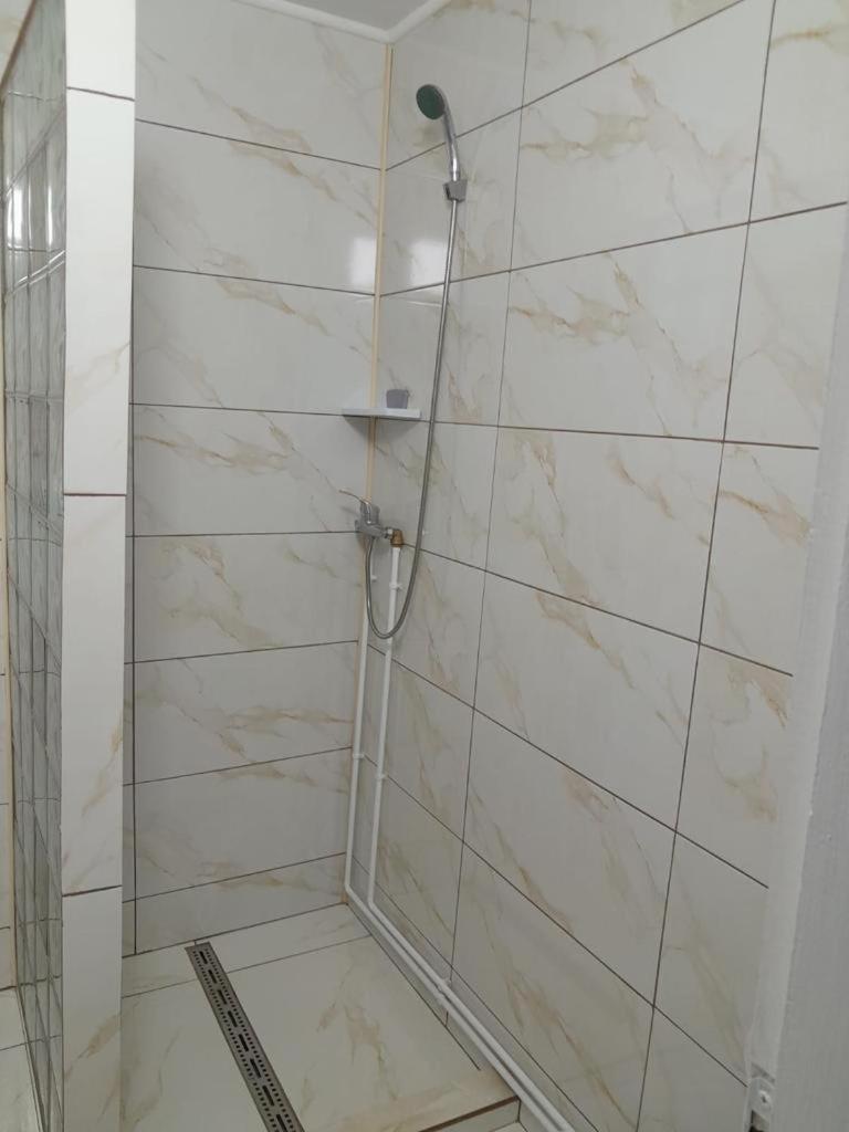 Double Room with Extra Bed - Photo 6