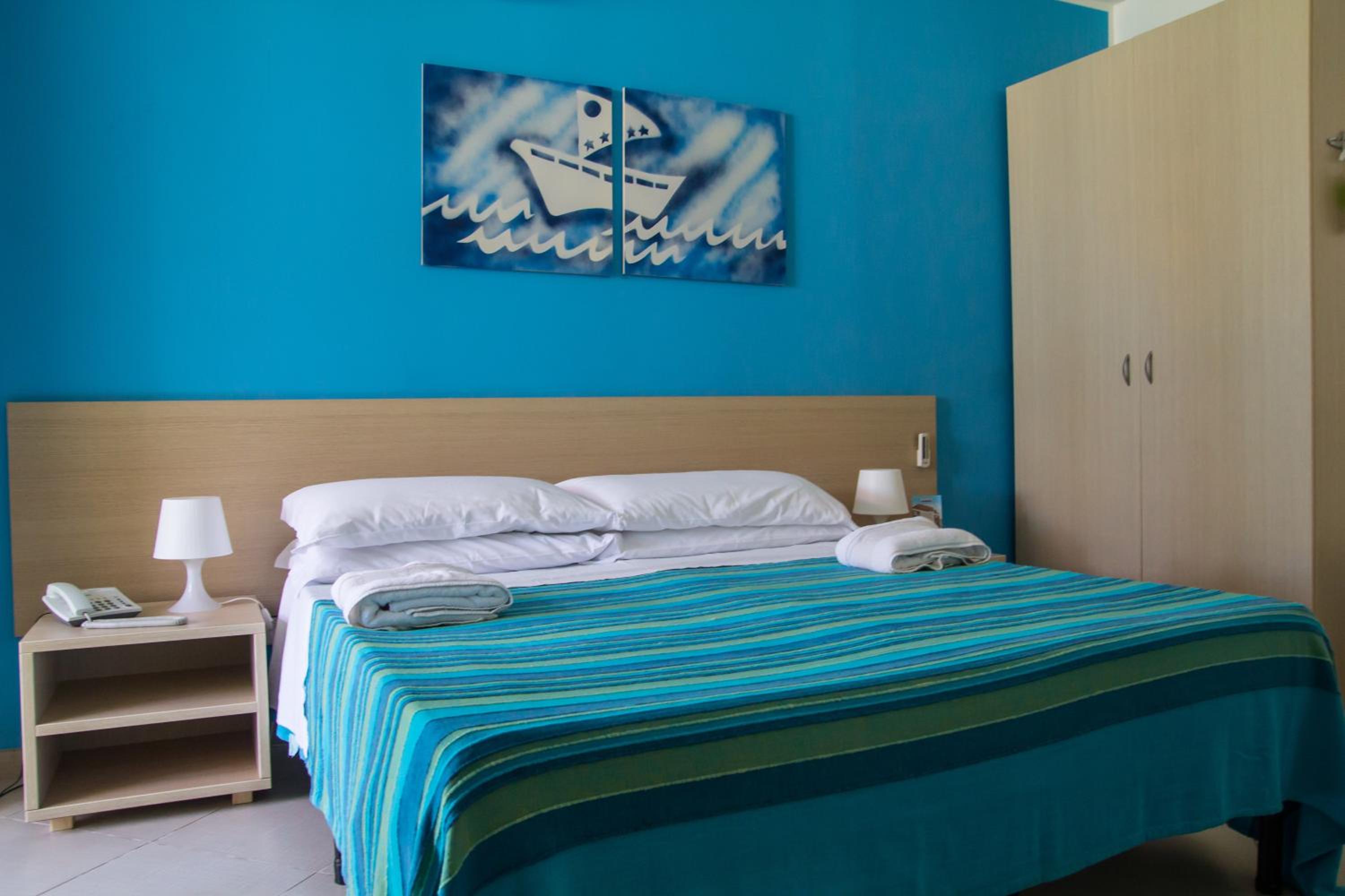 Double or Twin Room photo 3