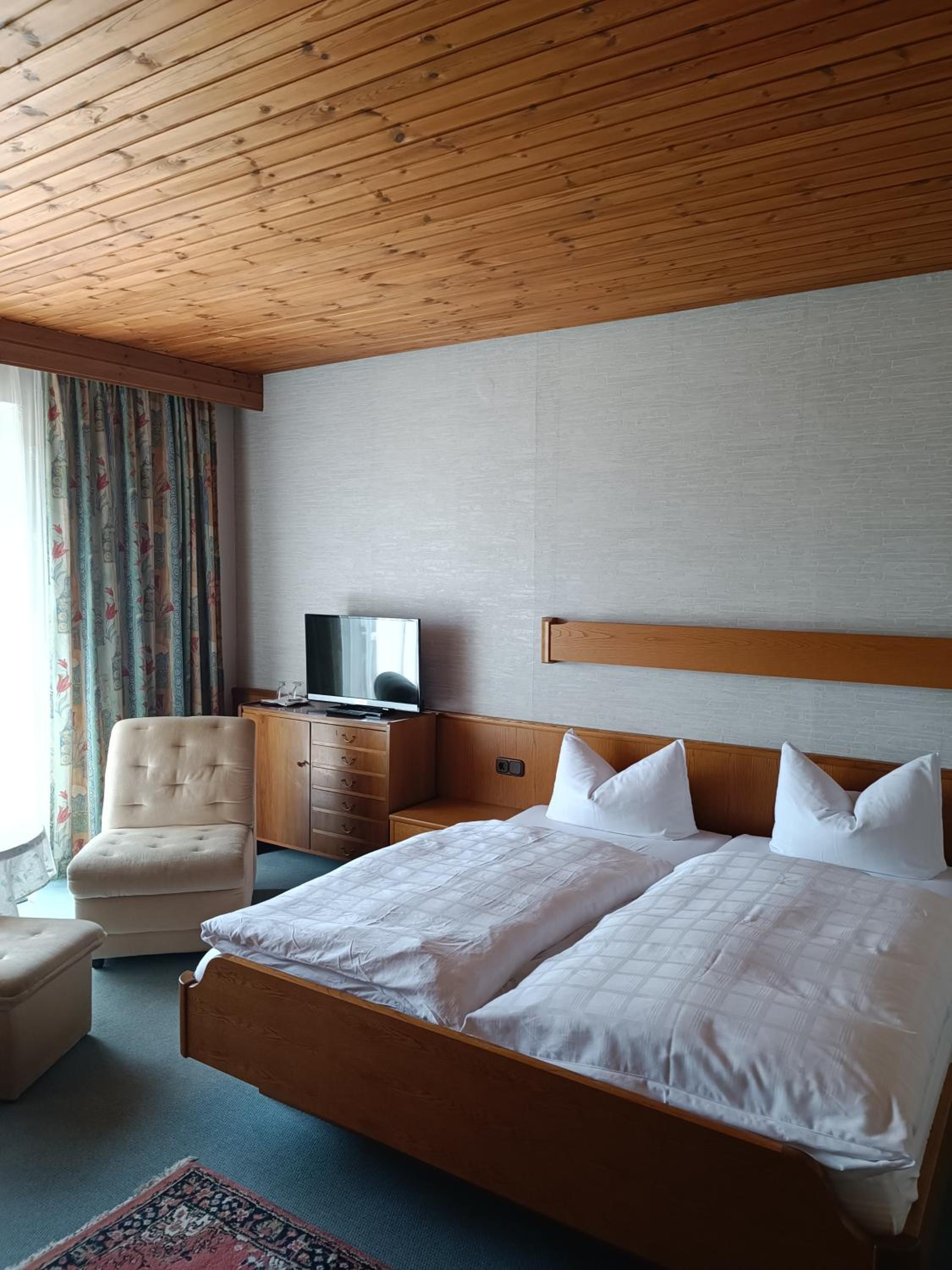 Double Room with Balcony - Photo 1