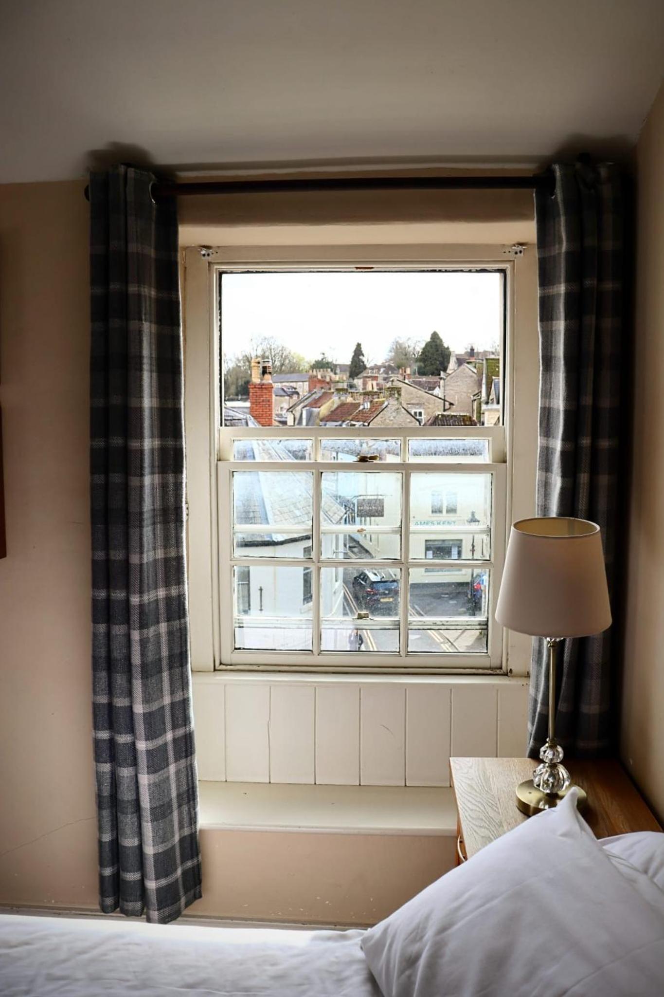 Double Room - Photo 9