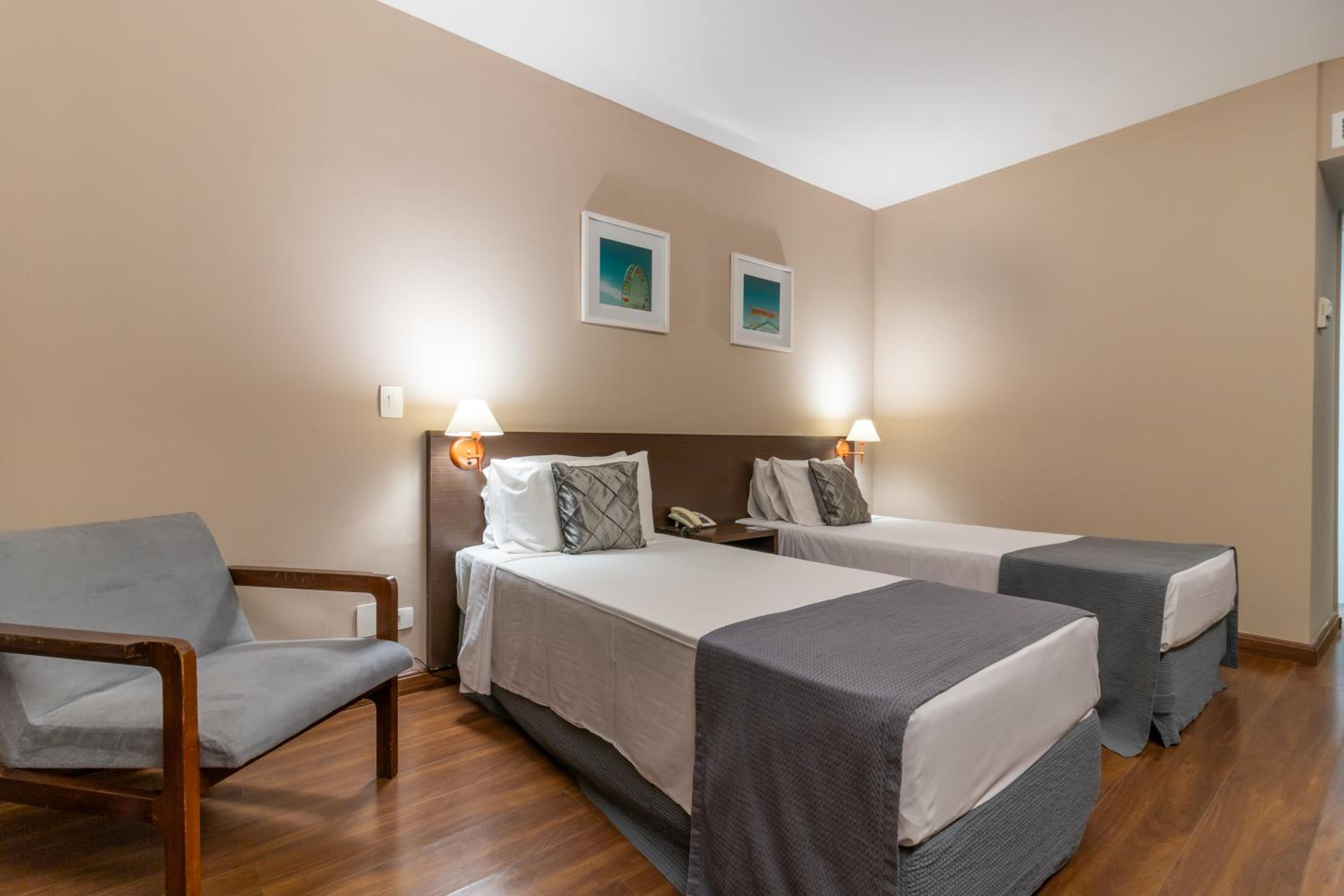 Twin Room - Photo 1