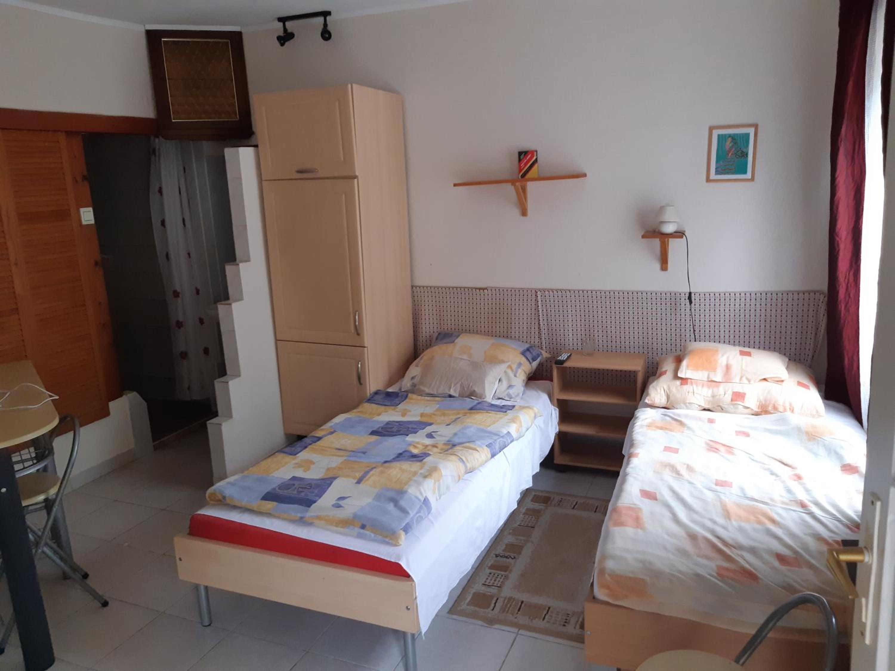 Apartment - Ground Floor - Photo 2