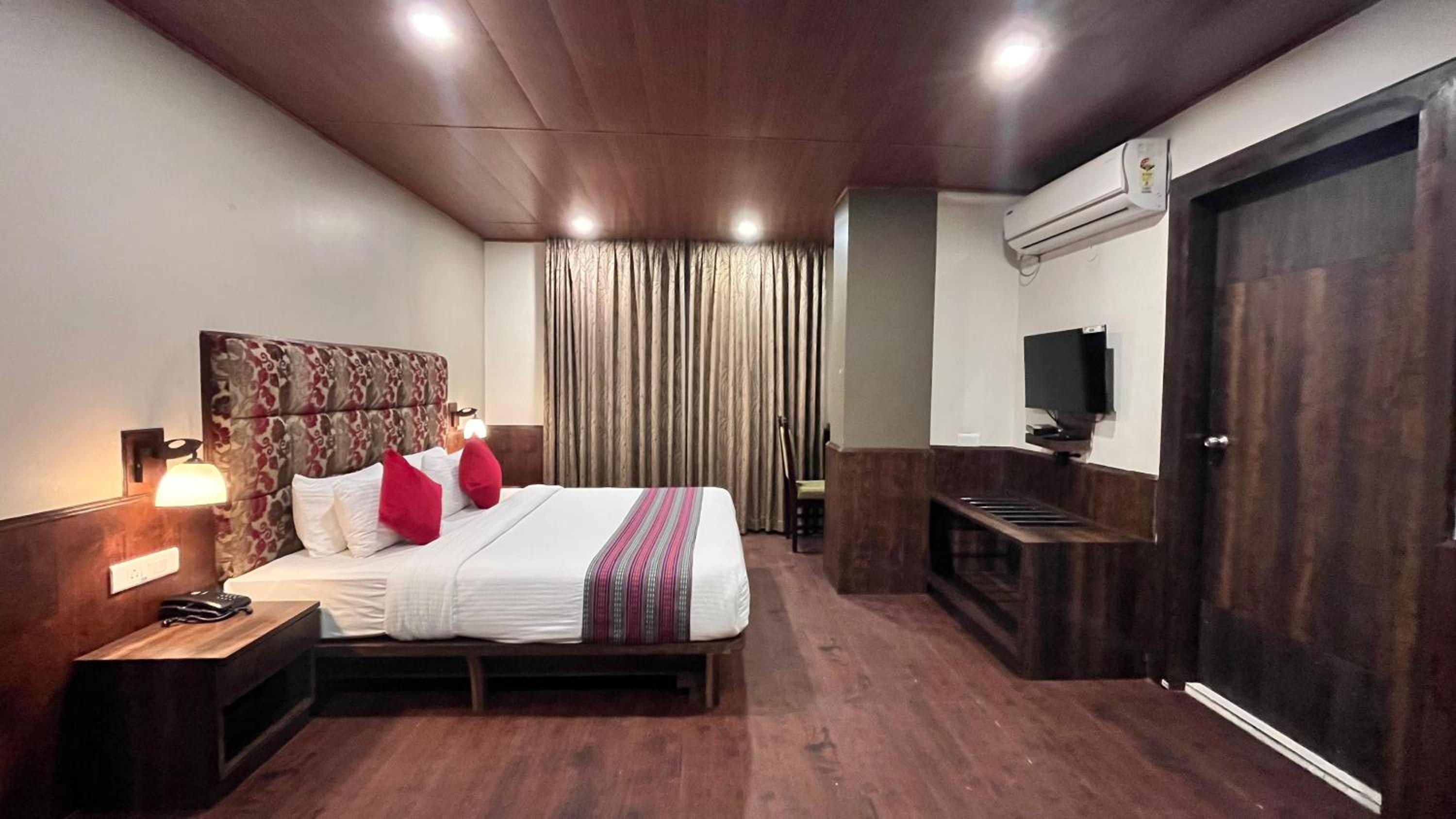 Suite with Balcony photo 2