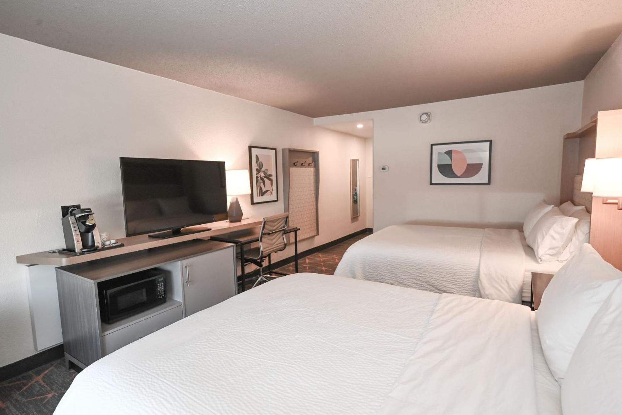Standard Double Room with Two Double Beds - Photo 8