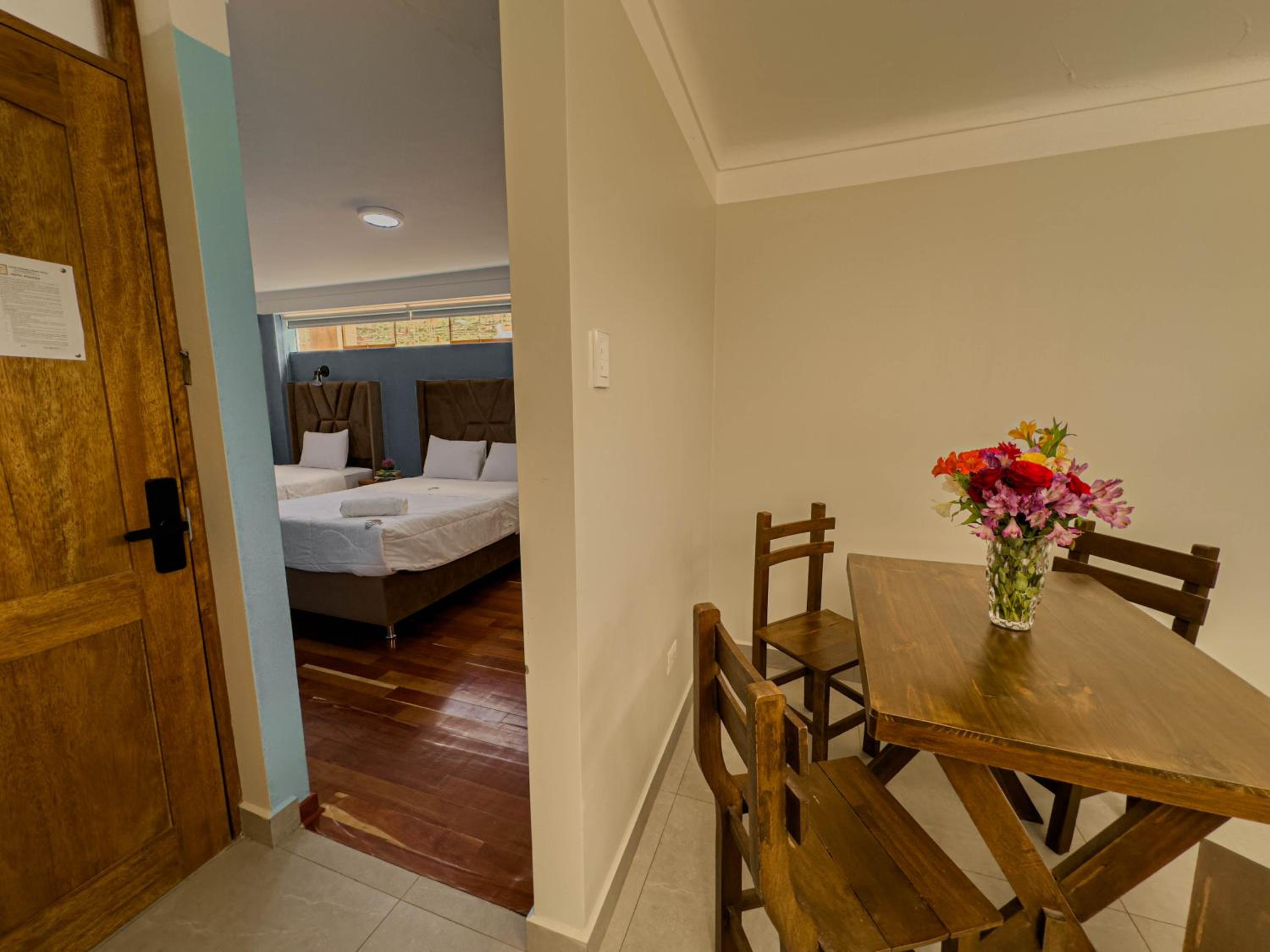 One-Bedroom Apartment photo 1