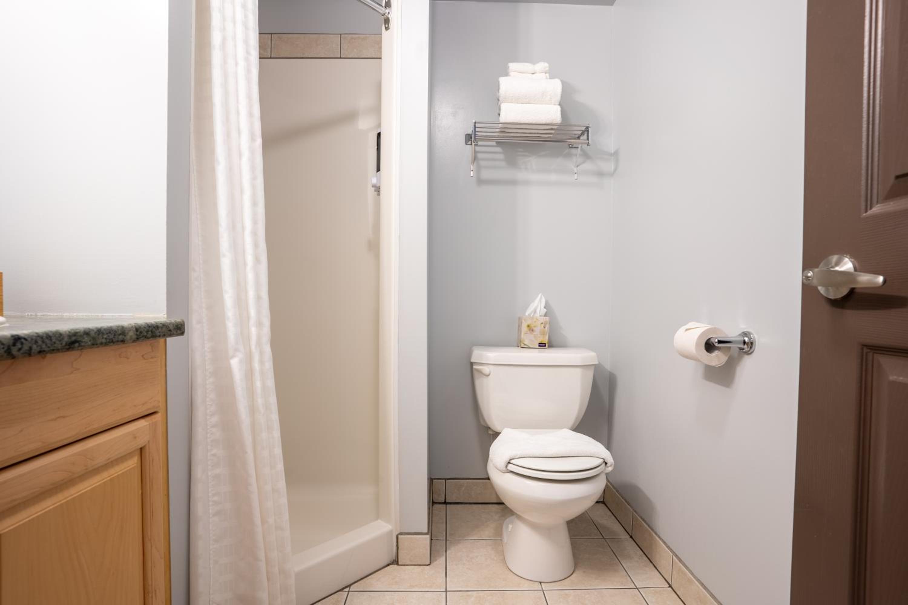 Queen Suite photo 2