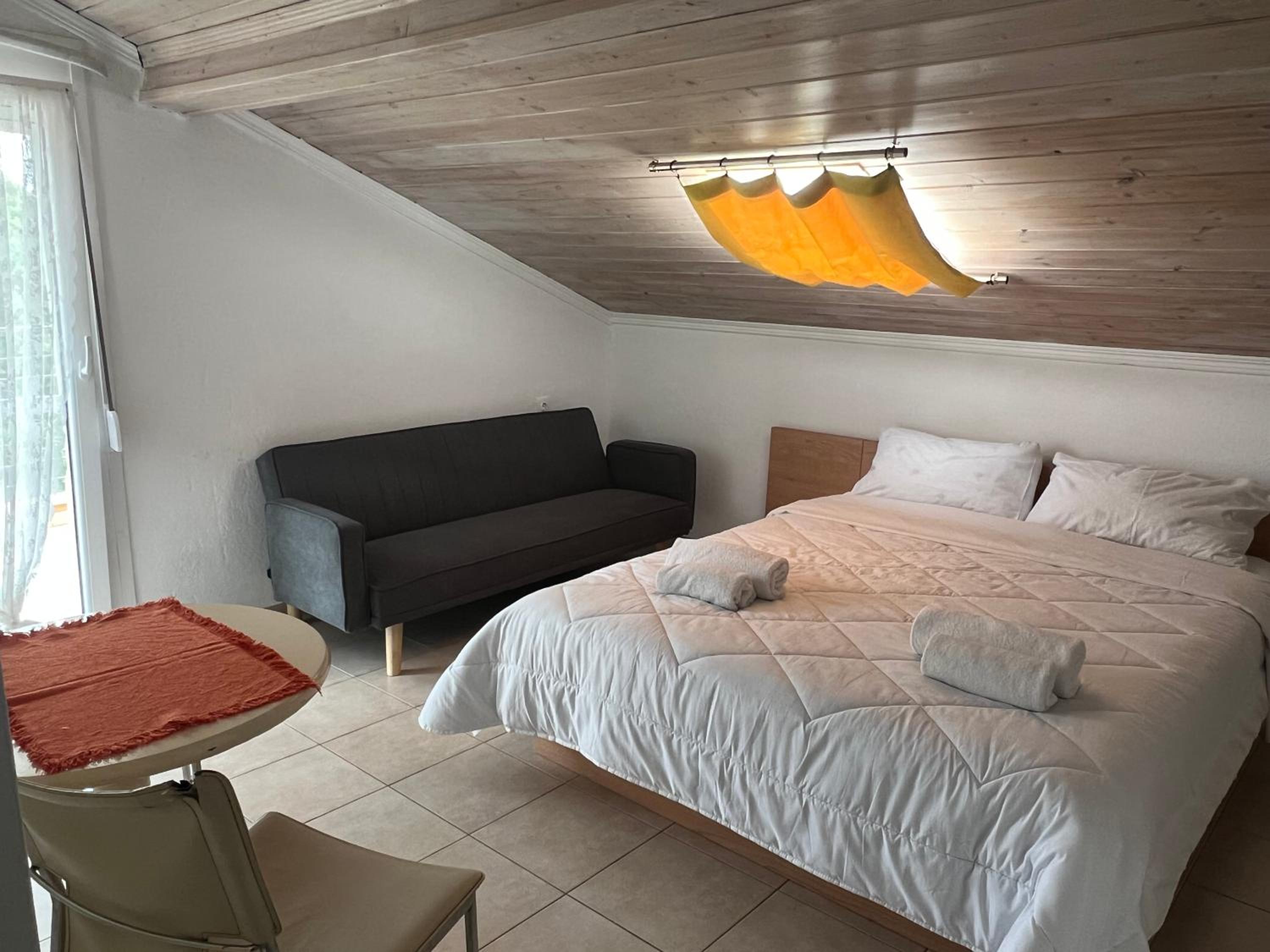 Double Room With Balcony (2 Adults + 1 Child) photo 3