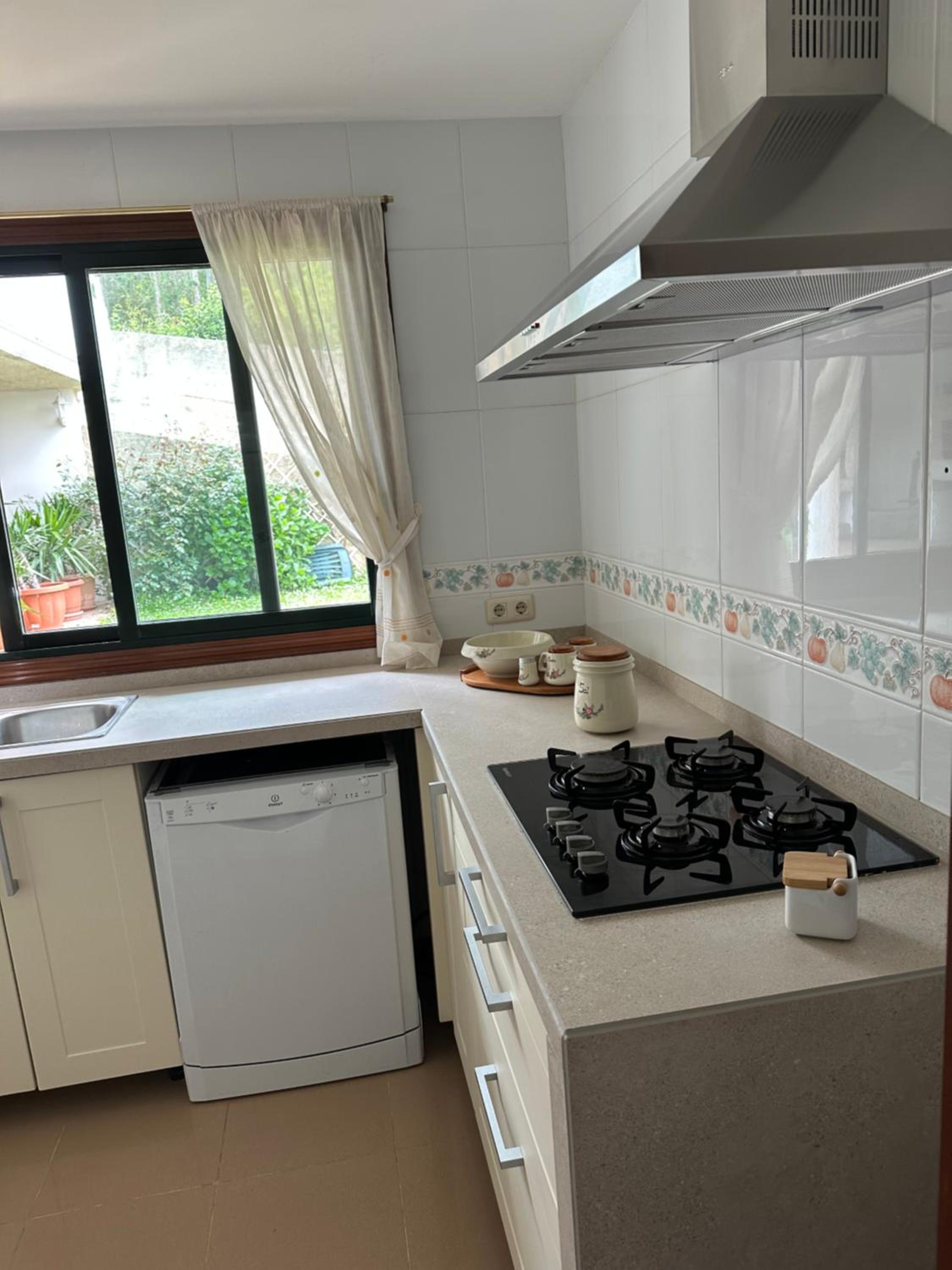 One-Bedroom House photo 2