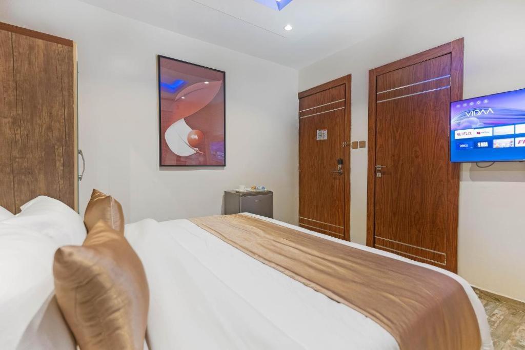 Deluxe Single Room with Balcony