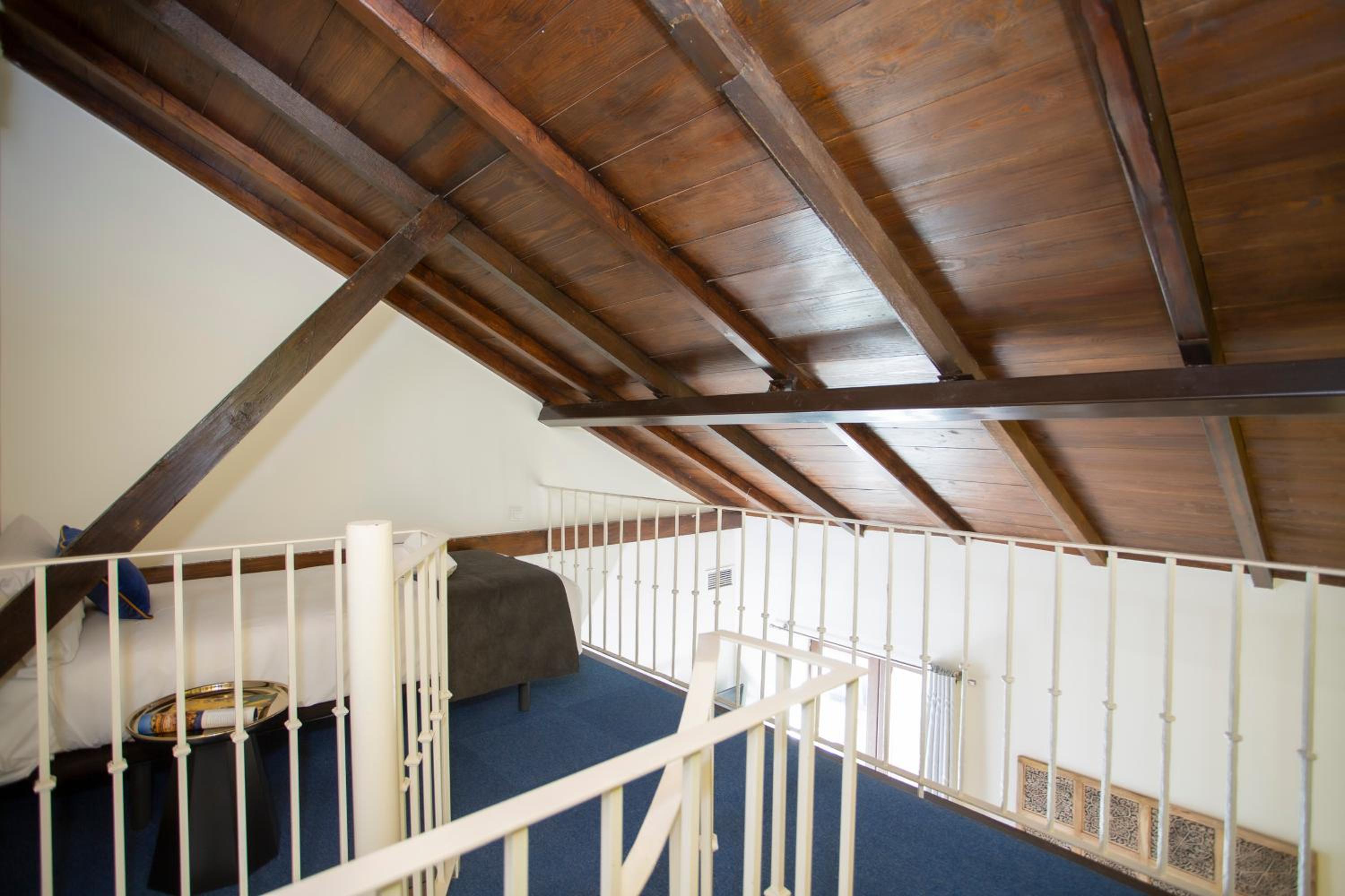 Triple Room with Balcony - Photo 29